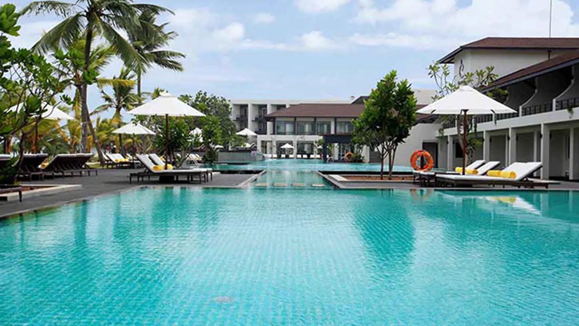 Sri Lanka Swimming Pool 8 640X457