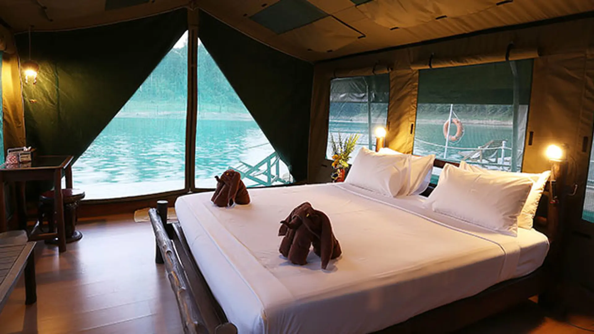 KHAO SOK - I overnatter hos Elephant Hills i et hyggeligt indrettet telt på Cheow Larn søen, hvor oplevelserne venter lige udenfor teltdøren, Check Point Travel