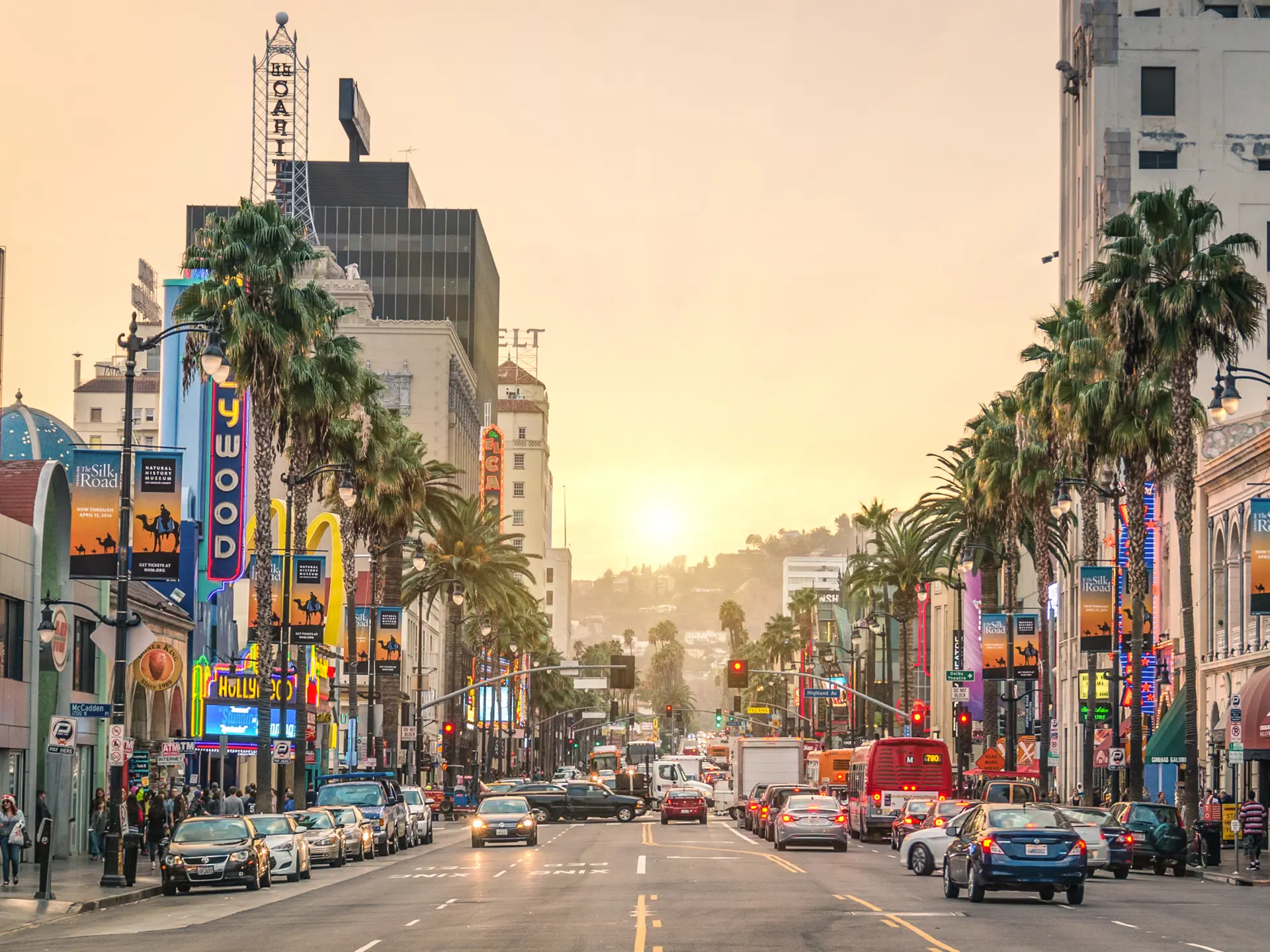 LOS ANGELES - Hollywood Boulevard hvor håbefulde unge mennekser frekventerer de hsitoriske spillesteder og barer i håbet om at blive opdaget, Check Point Travel