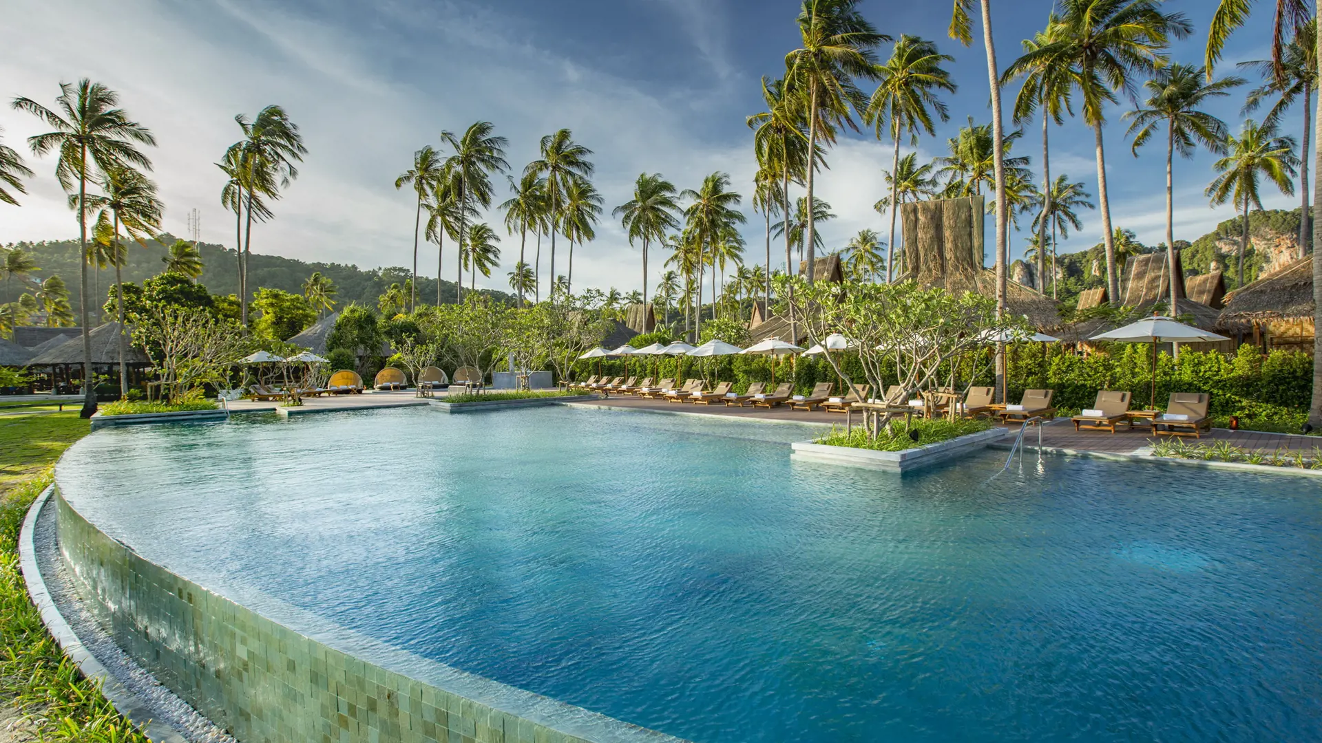 07. Resort Exterior Pool
