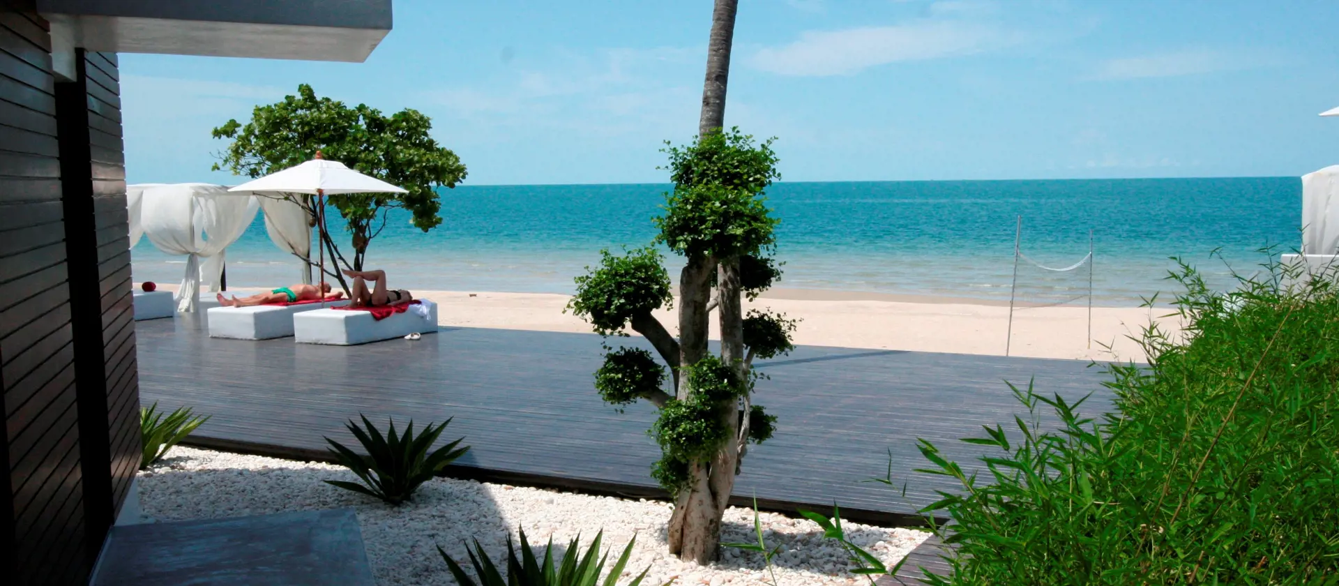 STRANDRESORT - Aava Resort & Spa ligger helt ned til stranden, Check Point Travel