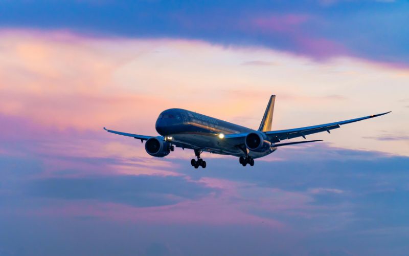 Det er muligt at flyve direkte til Spanien fra Danmark