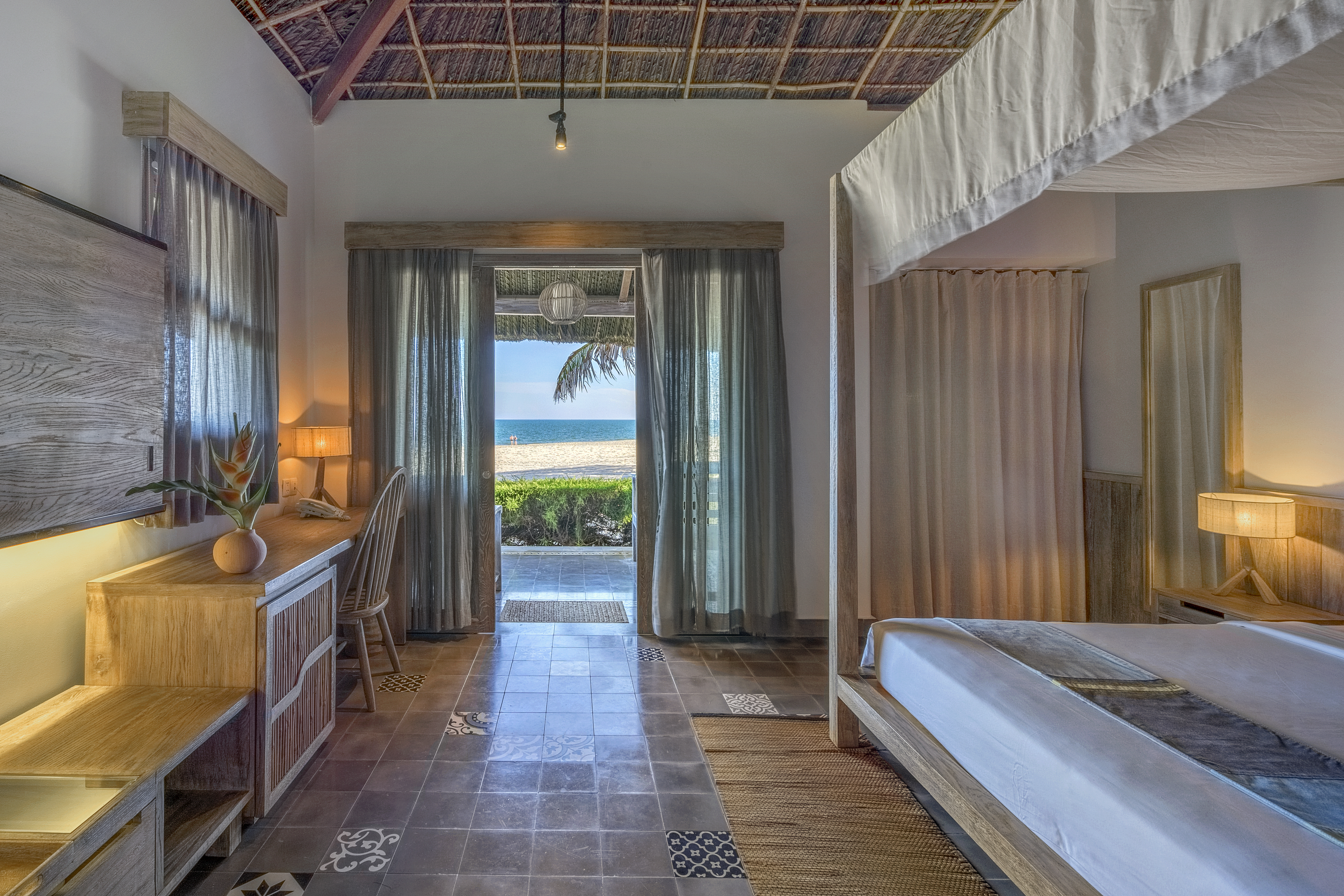 Beachfront Bungalow 01