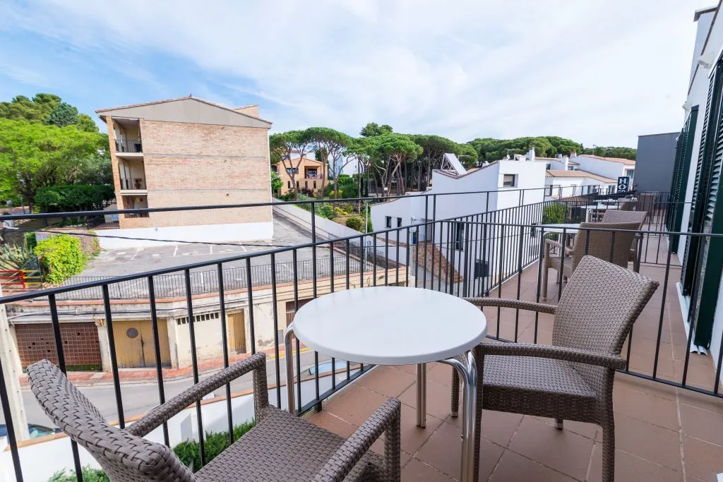 Standard Exterior Room 3