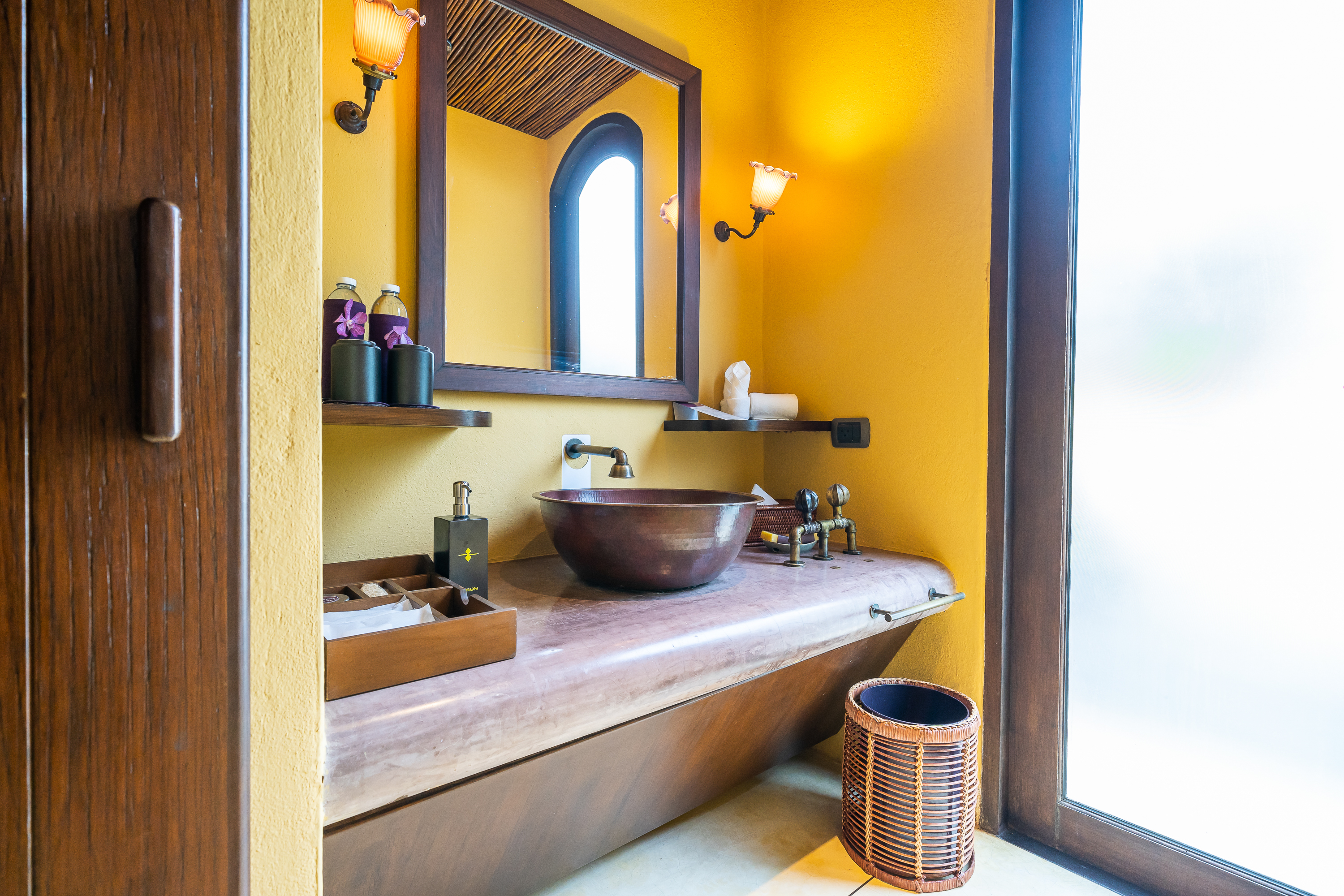 Beachfront Pool Villa 101 & 102 Bathroom(1)