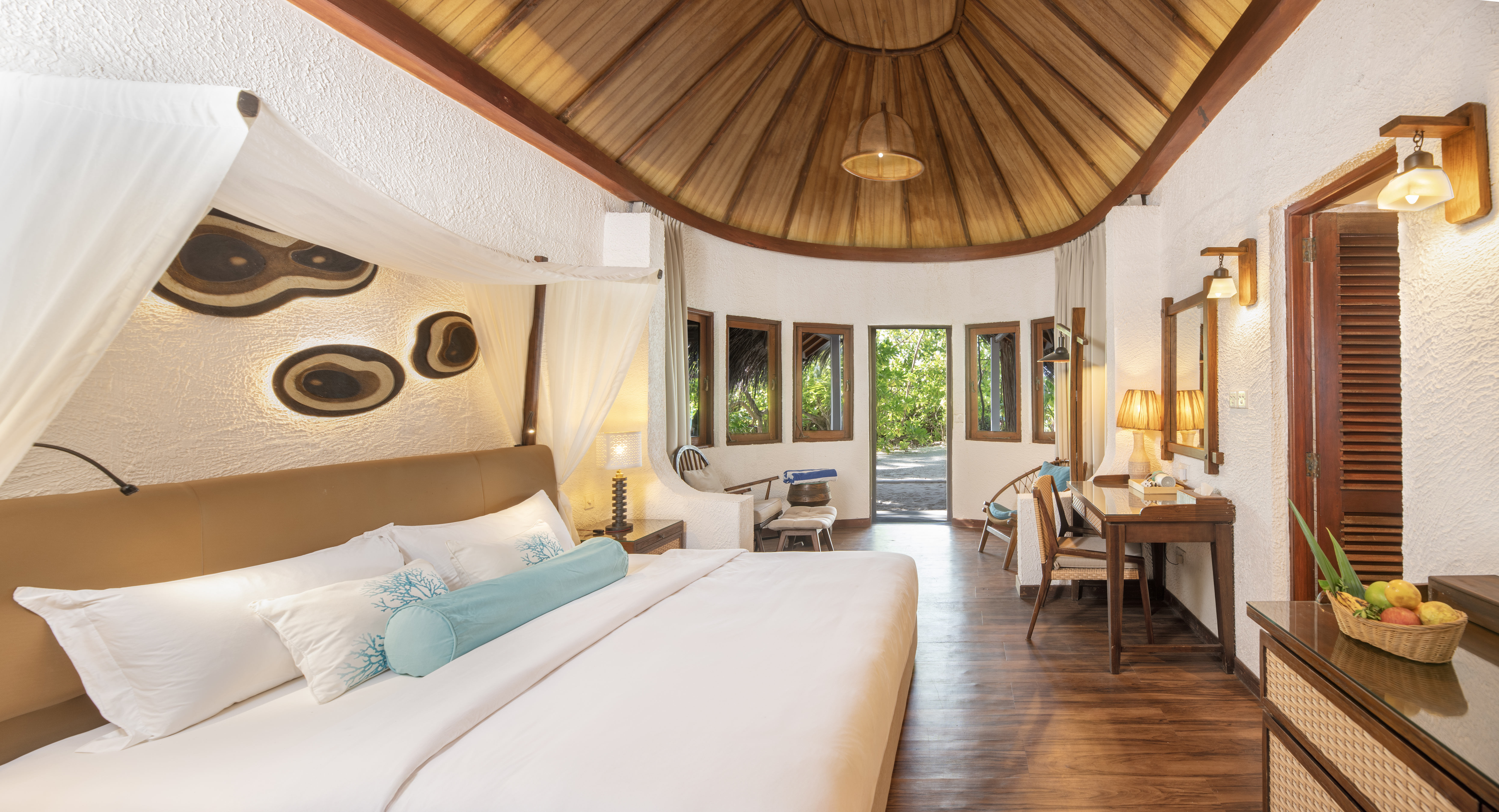 Deluxe Beach Bungalow 2