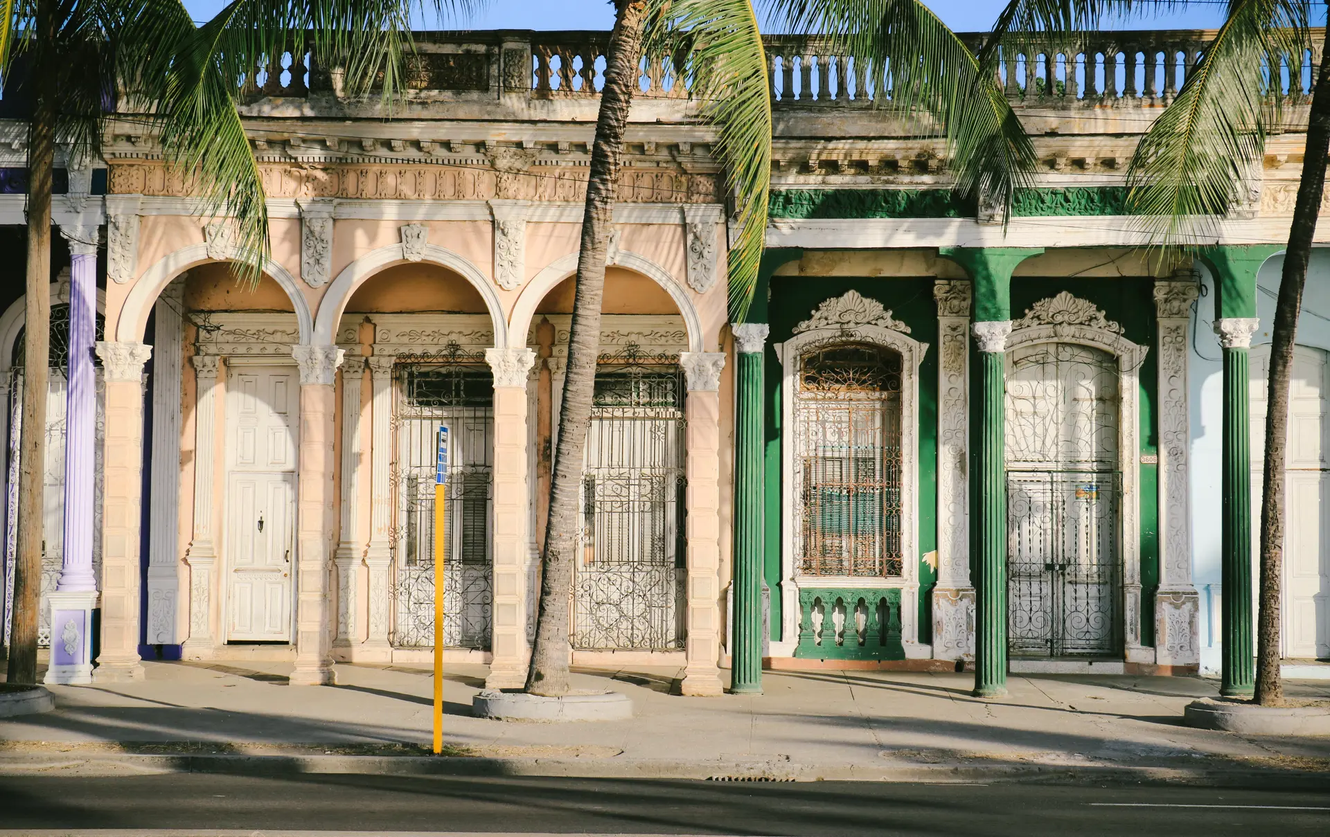 shutterstock_595925795 old colonial buldings in Cienfuegos.jpg