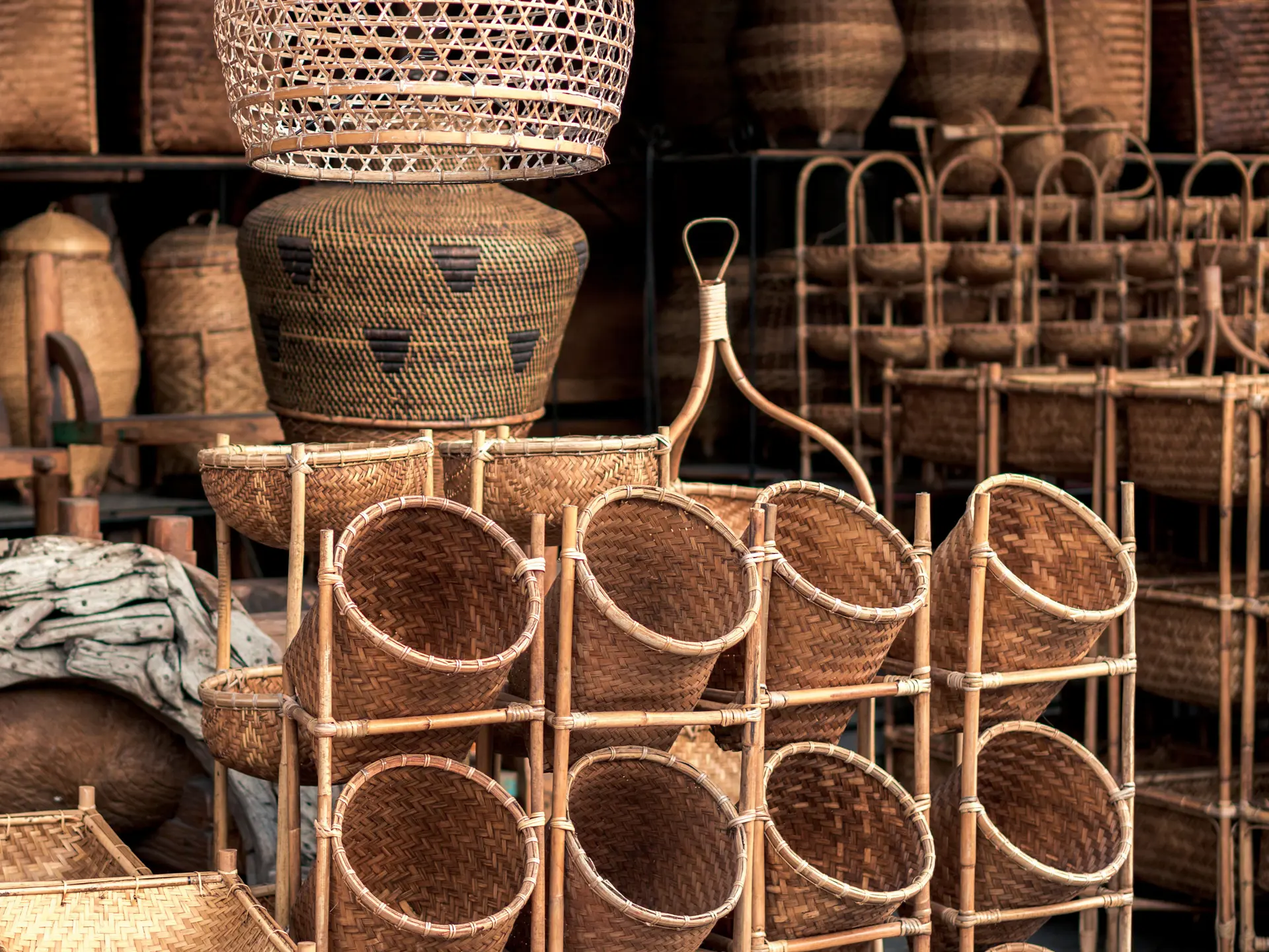 shutterstock_729399133 Wattled baskets in souvenir shop in Ubud. Traditional products of handcraft on Bali, Indonesia..jpg