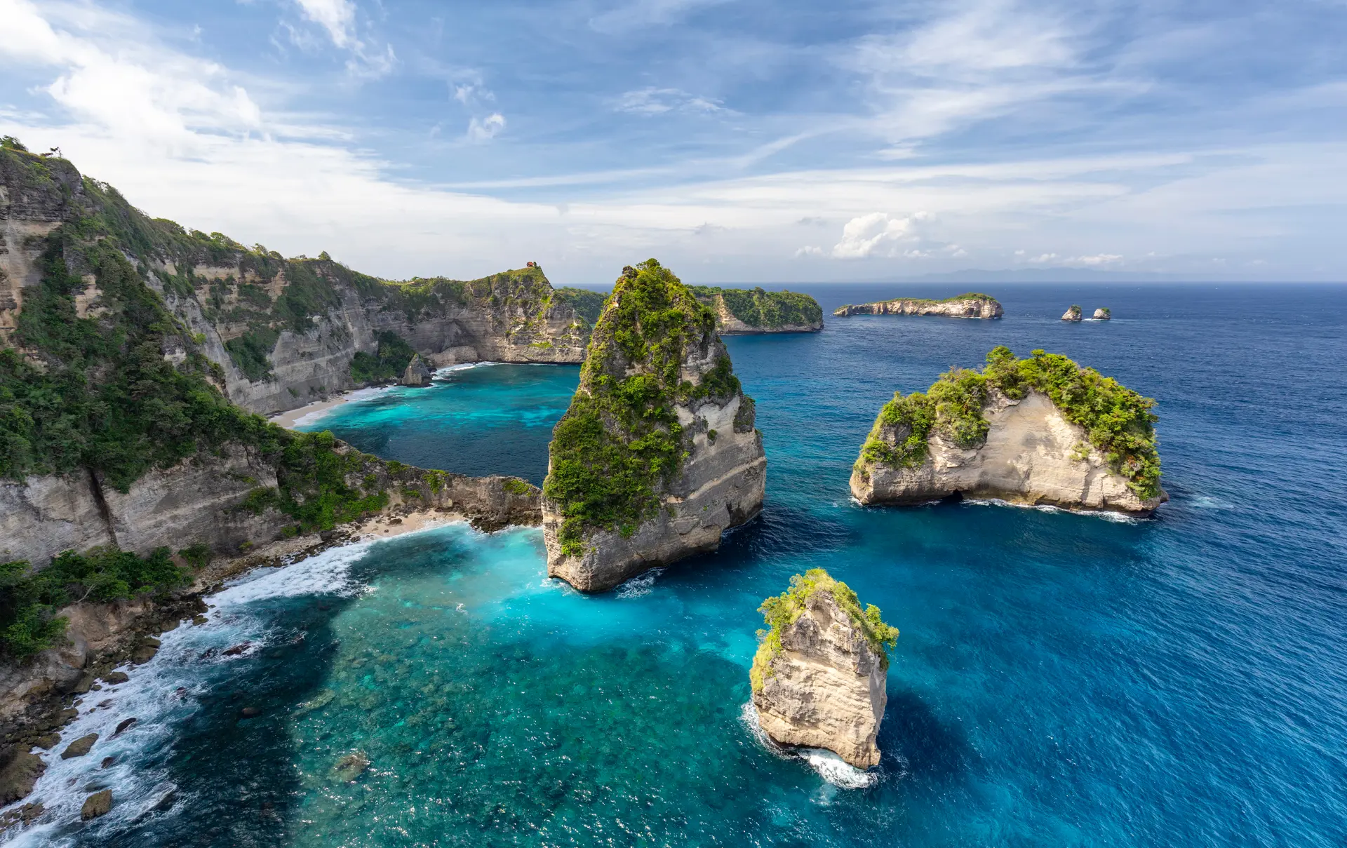 Small islands off of Nusa Penida known as Raja Lima or the five kings in Indonesia..jpg
