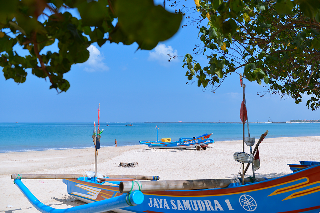 JIMBARAN - Rejsen begynder med 4 nætter i stemningsfulde Jimbaran.