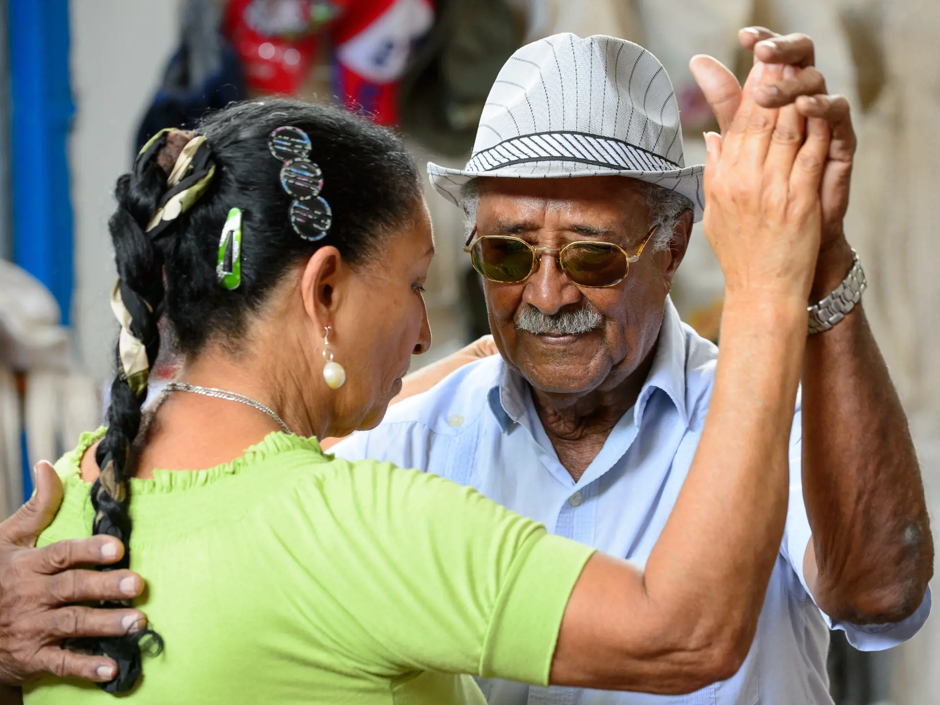 KULTUR - en rejse til Cuba vil altid blive ledsaget af salsa musik og dans. Alle kan være med, så spring ud i det, Check Point Travel