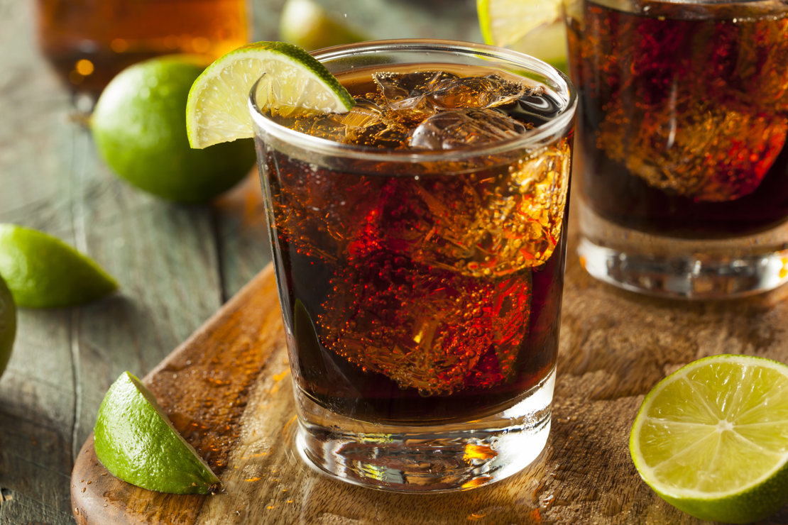 KULTUR - det er svært at besøge Cuba uden at smage på deres herlige rom - enten som den klassiske Cuba Libre eller den populære mojito, Check Point Travel