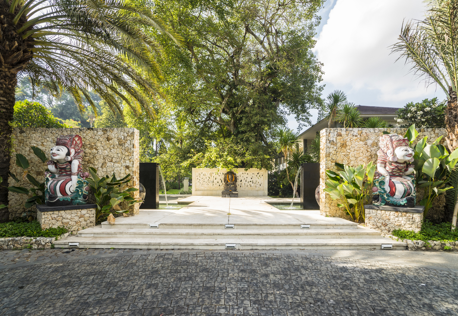 Segara Village Sanur - Bestil ophold hos Check Point Travel