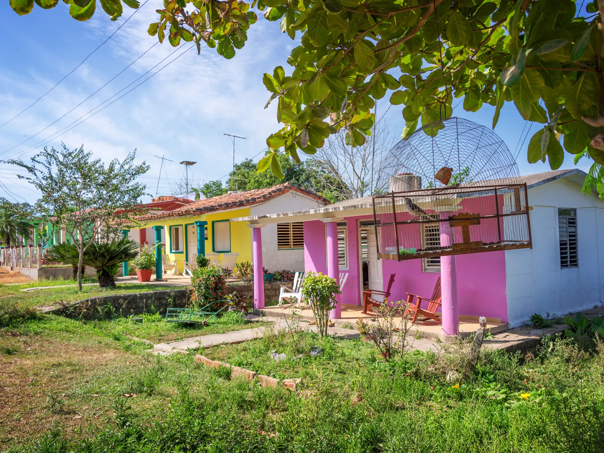 shutterstock_429901270 casa particulares in Vinales.jpg