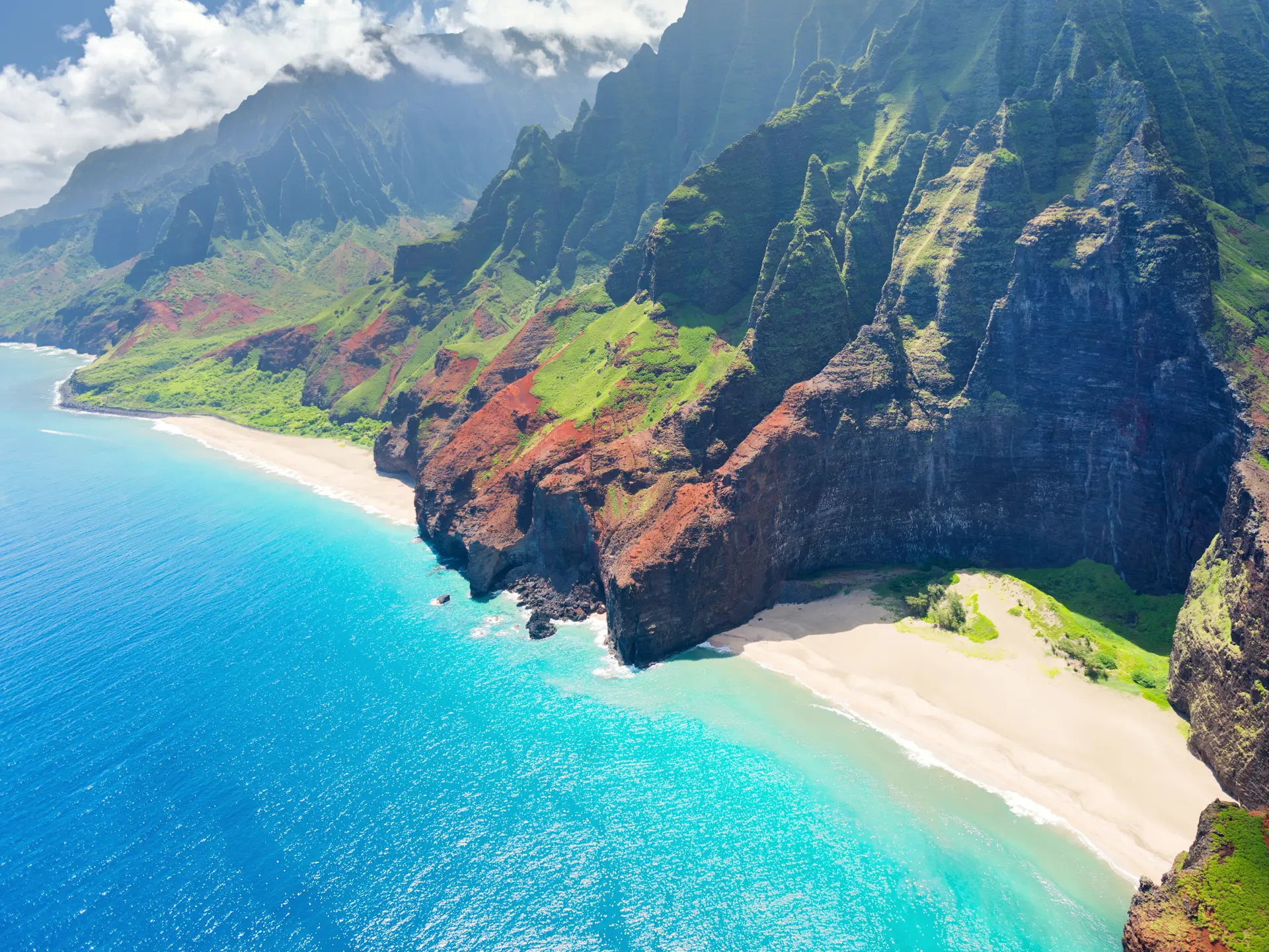 KAUAI - imponerende Waimea Canyon løber ud i den forrevne Napali kyst og skaber nogle spændende landskaber og smukke isolerede strande, Check Point travel