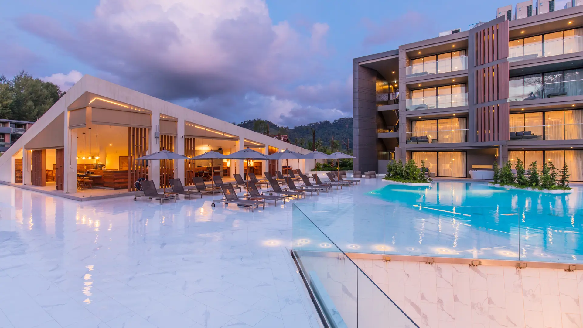 Miners' Bar 3.jpg (1)