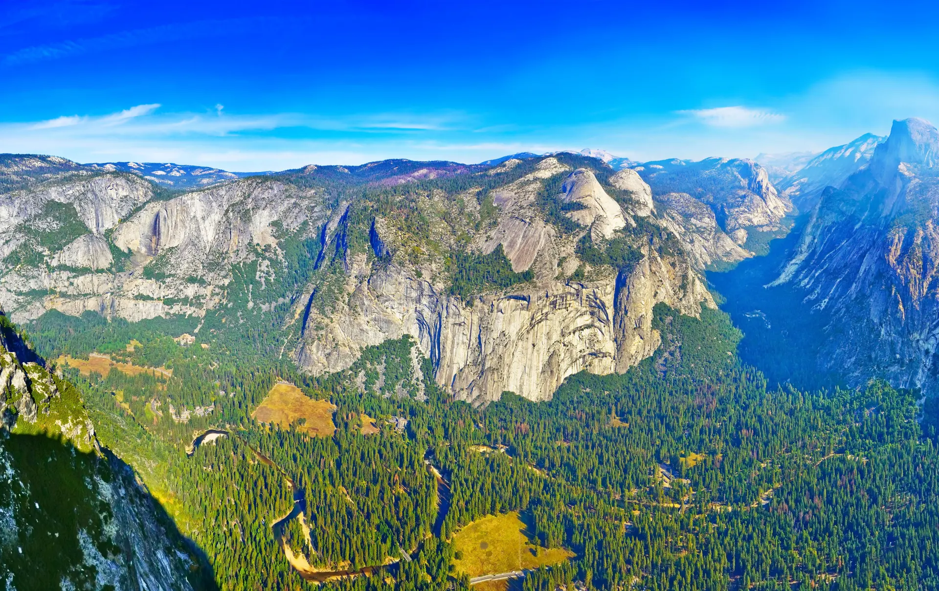 Udsigt fra Glacier Point over Yosemite Valle - Yosemite NP - shutterstock_767809222.jpg