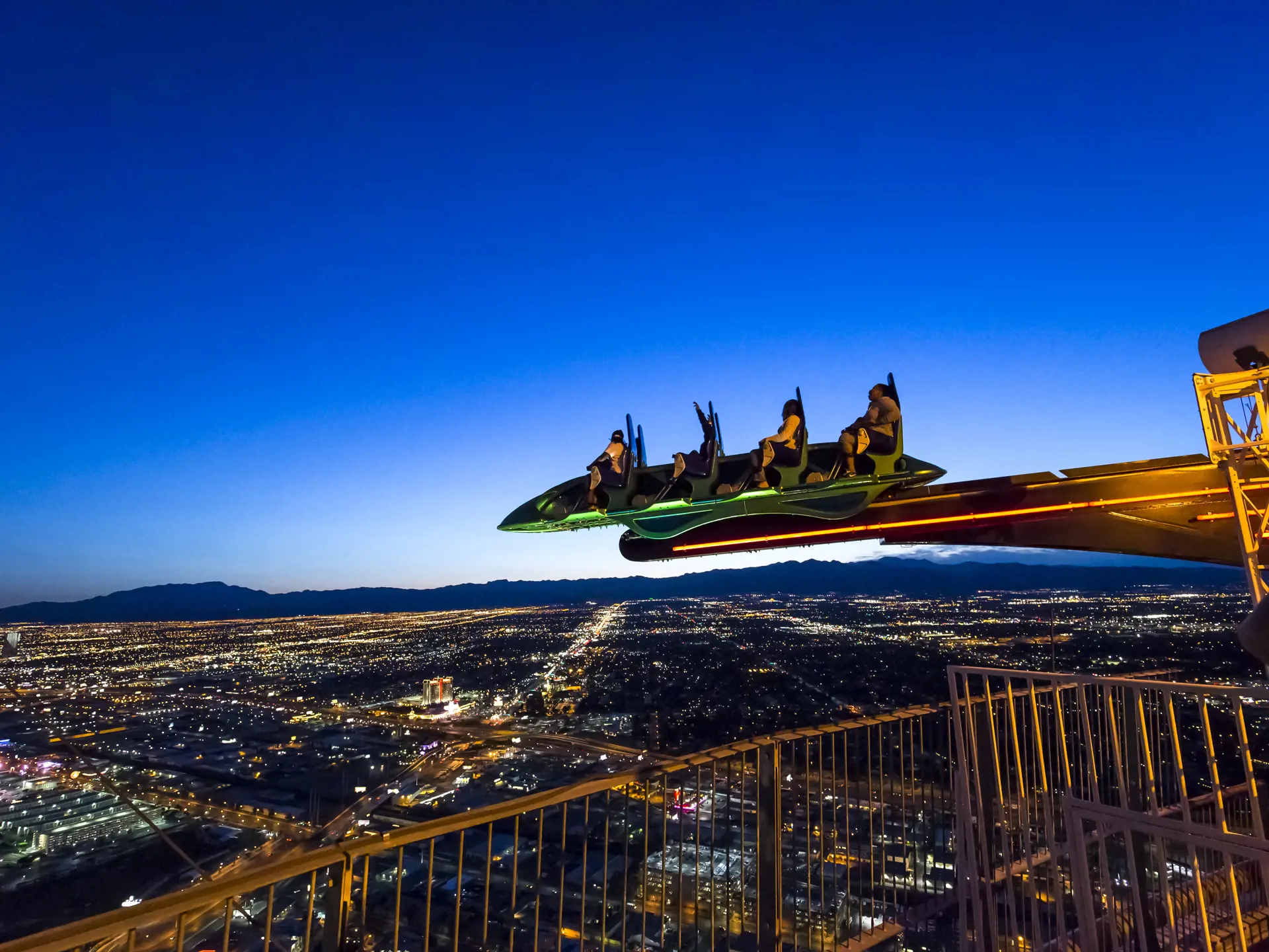 Forlystelse på toppen af Stratosphere Tower i Las Vegas - shutterstock_285711221.jpg