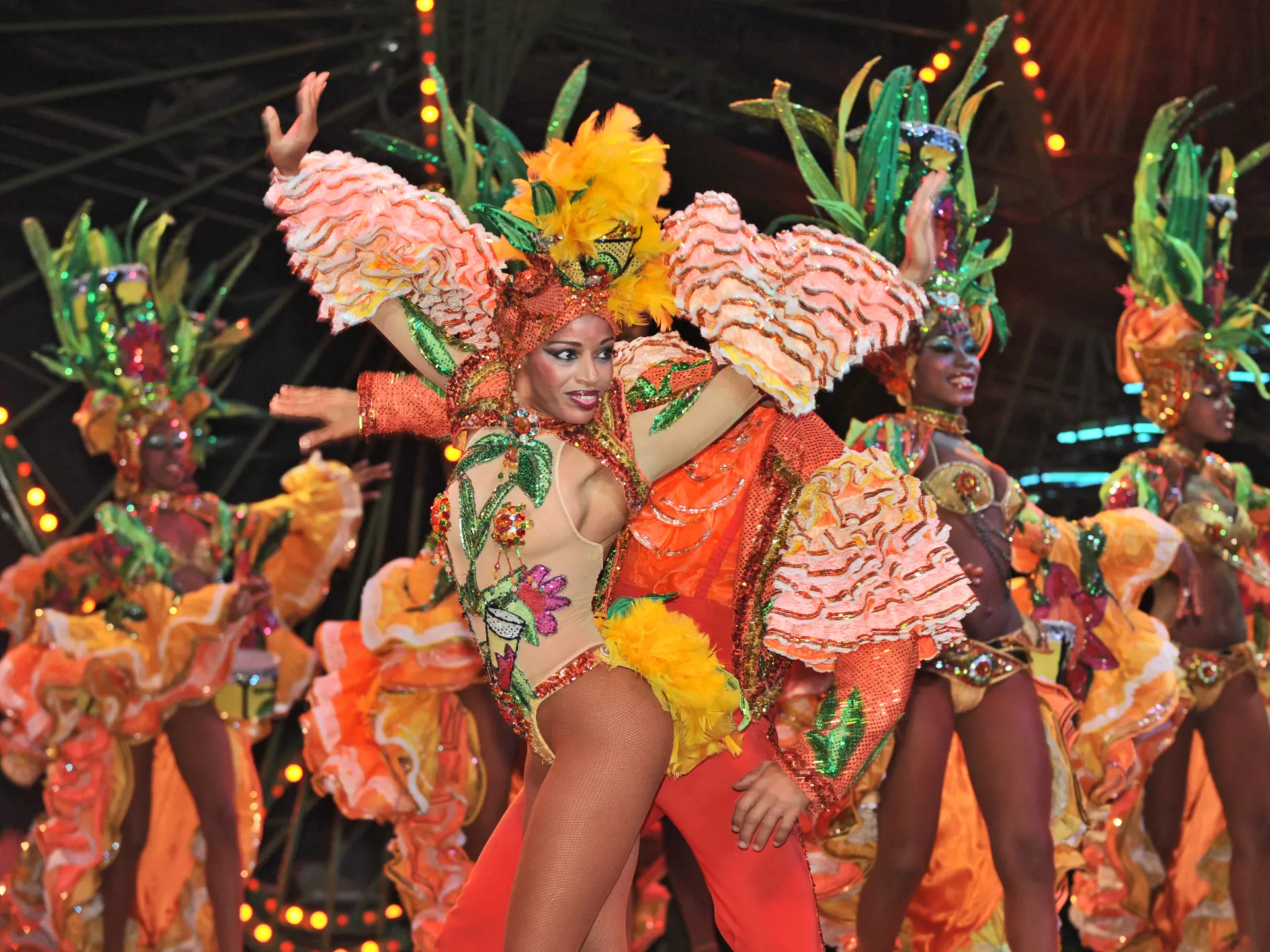 HAVANNA - hver aften er der mulighed for at opleve et af de farvestrålende cabaret-shows, blandt andet på det historiske Tropicana, Check Point Travel
