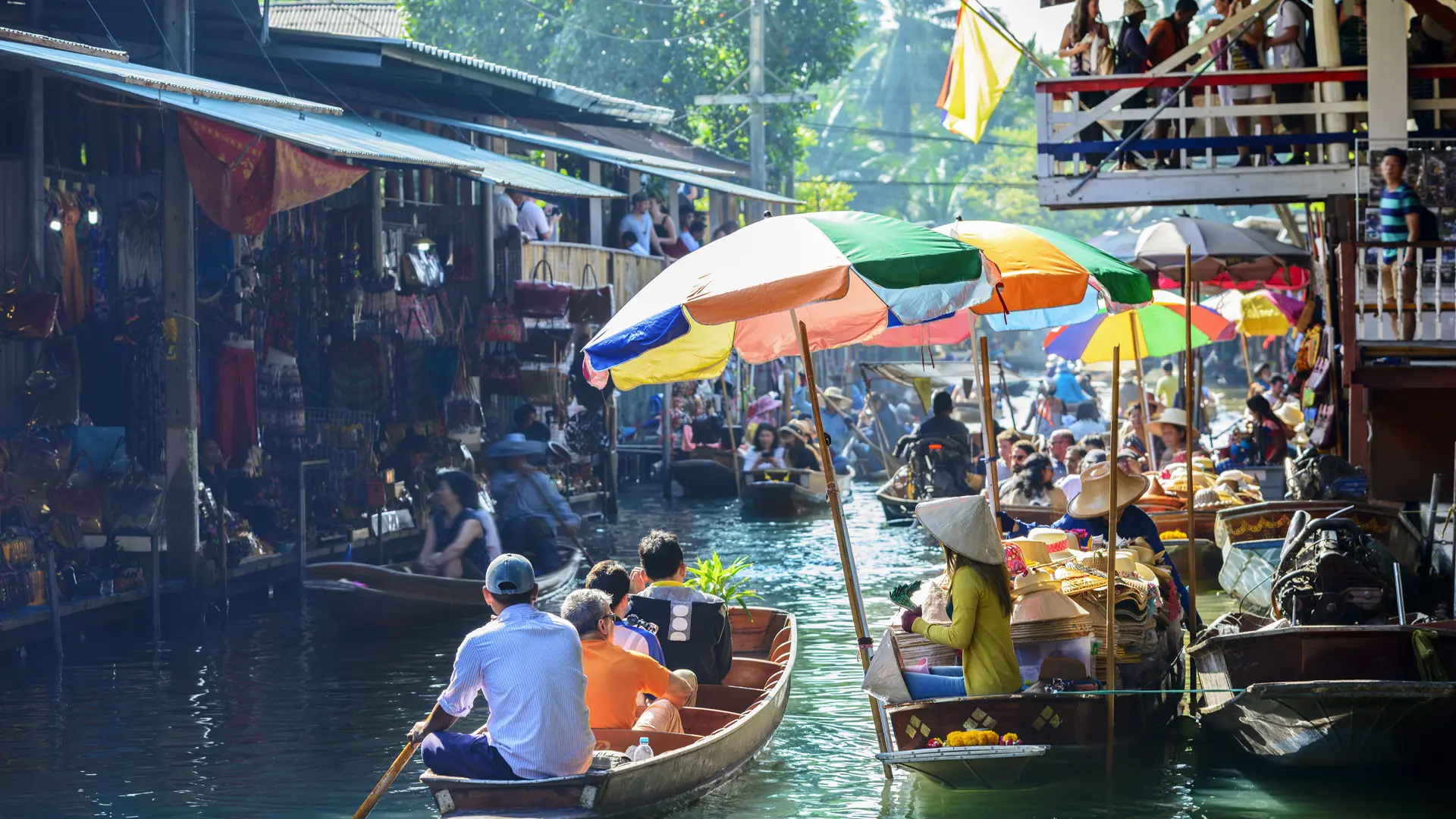 Damnoen Saduak Floating Market, tourists visiting by boat, located in Bangkok, Thailand. - Billede.jpg