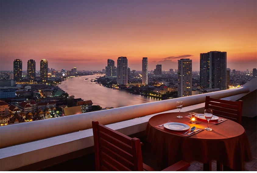Centre Point Silom Bangkok Ferie Check Point Travel Flod River Dinner