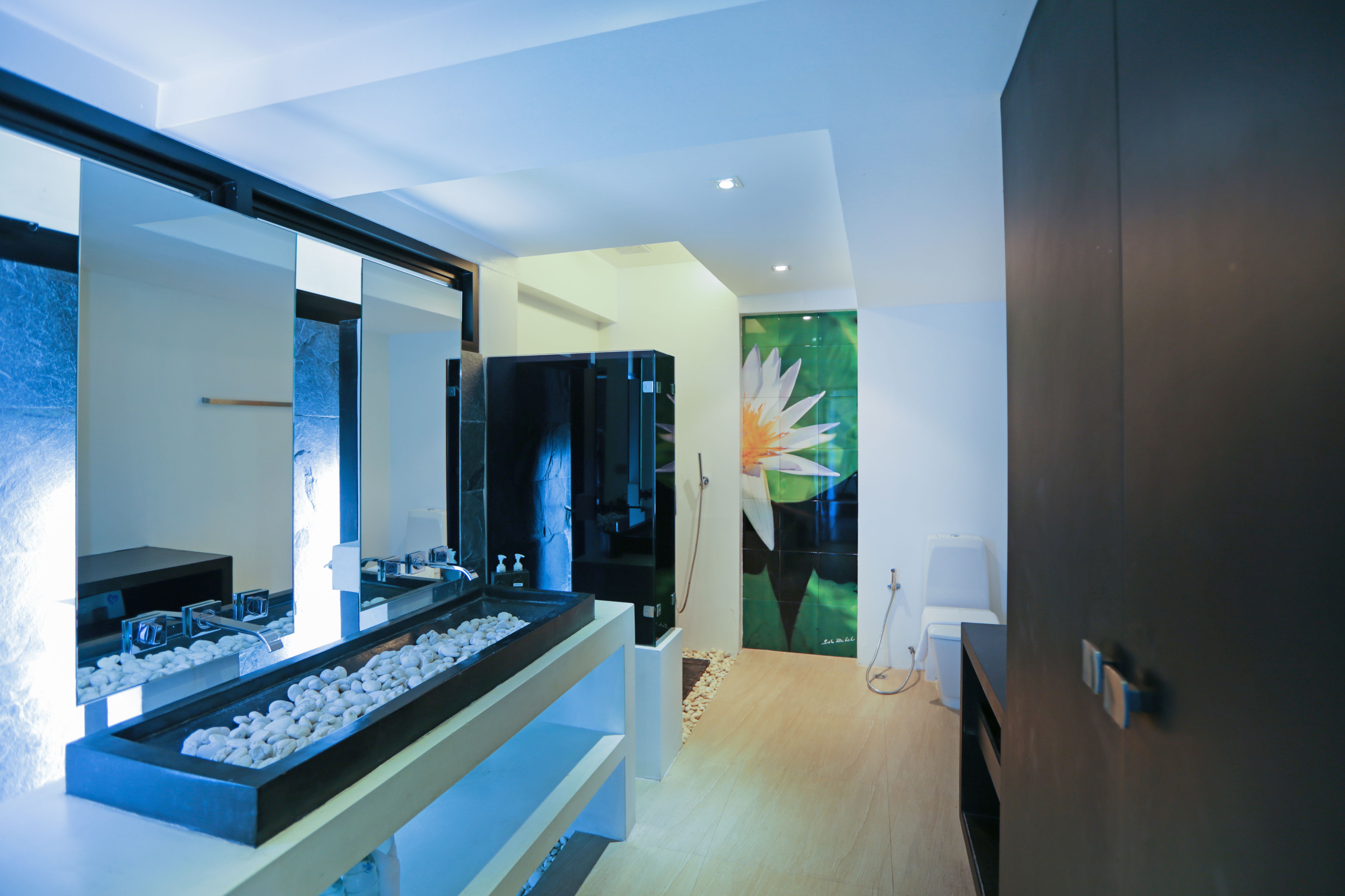 Family Villa Bathroom.jpg