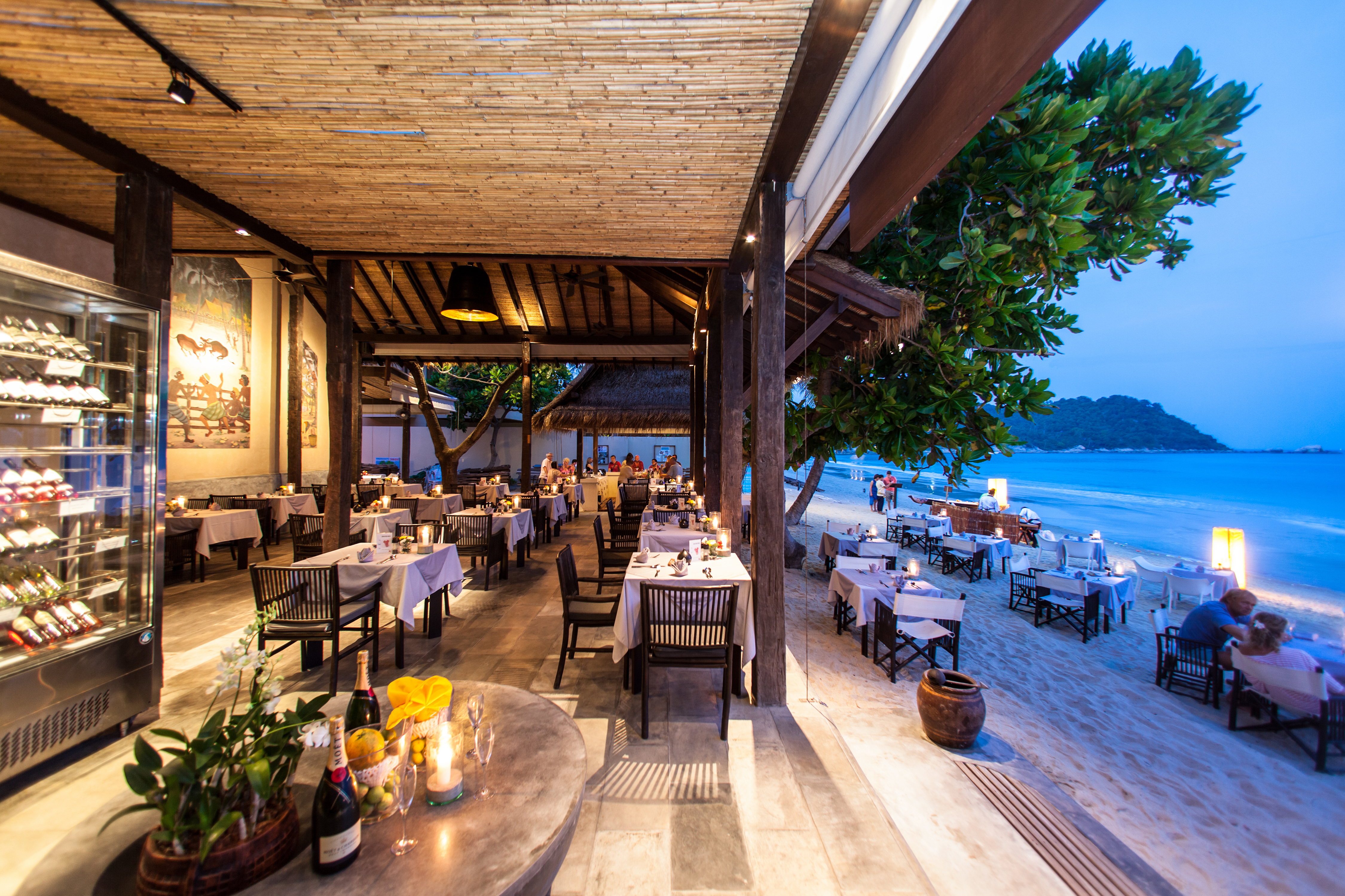 Buri Rasa Koh Phangan-restaurant-02 (1).jpg