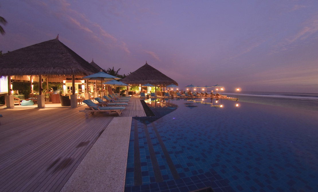 61912210-H1-Dhoni_Bar_and_pool.jpg