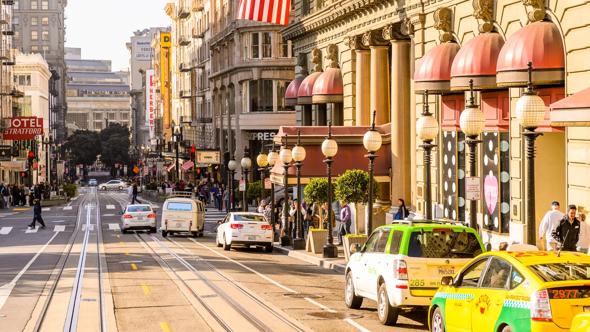 SAN FRANCISCO - byen er en smeltedigel af kulturelle retninger og etniciteter hvilket opleves bedst til fods rundt i gaderne, Check Point Travel