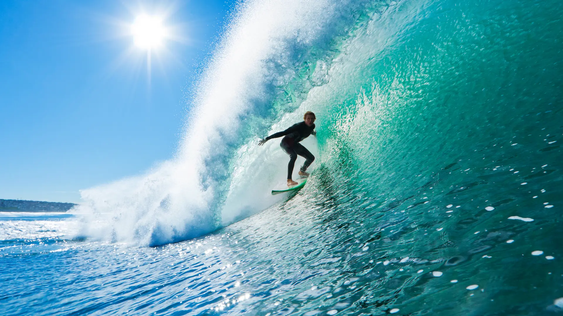 NORTH SHORE - på Oahu er grundet de perfekte forhold mødested for nogle af Verdens bedste surfere, Check Point Travel