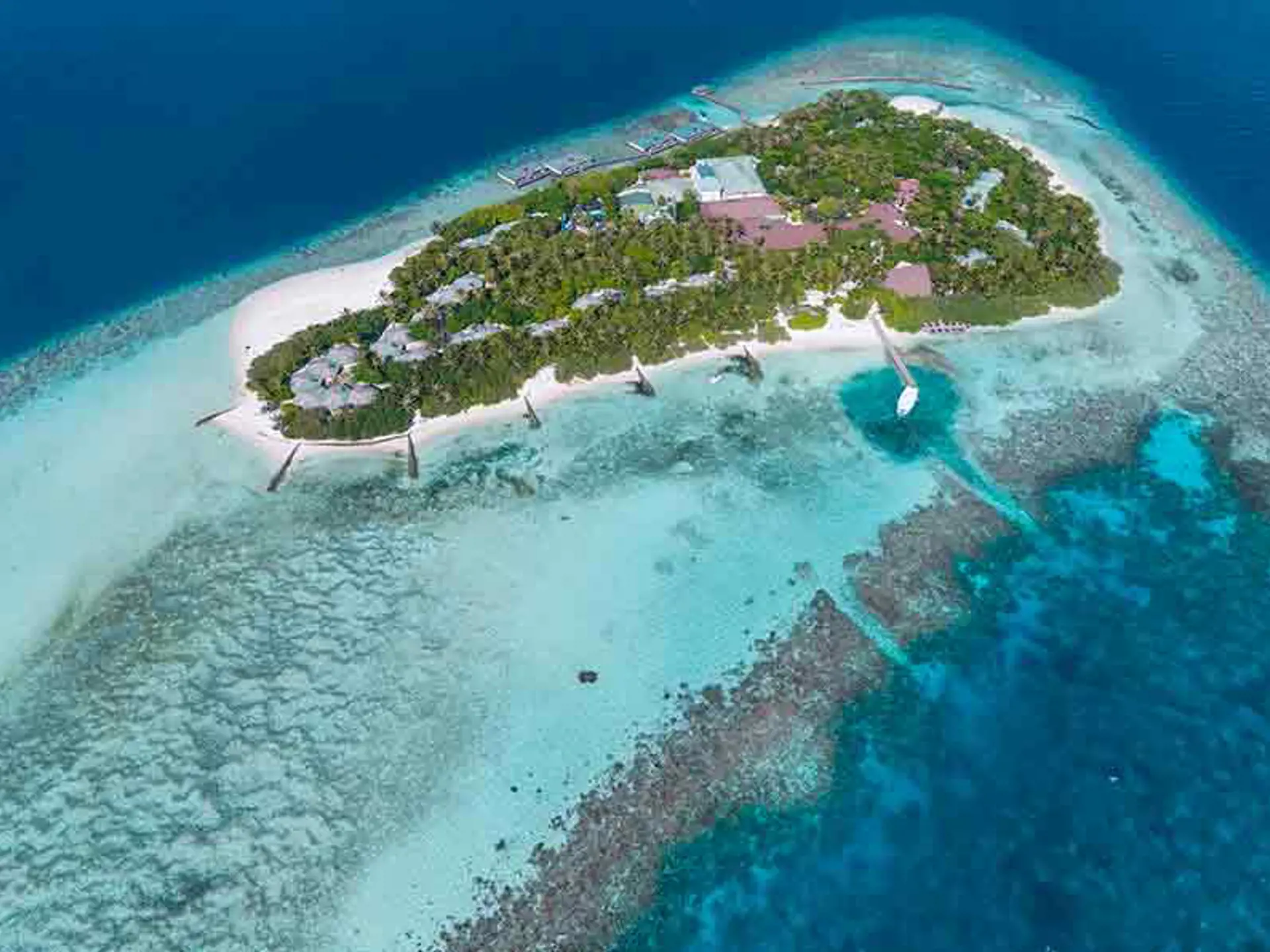 Embudu Village Maldives Resort 19