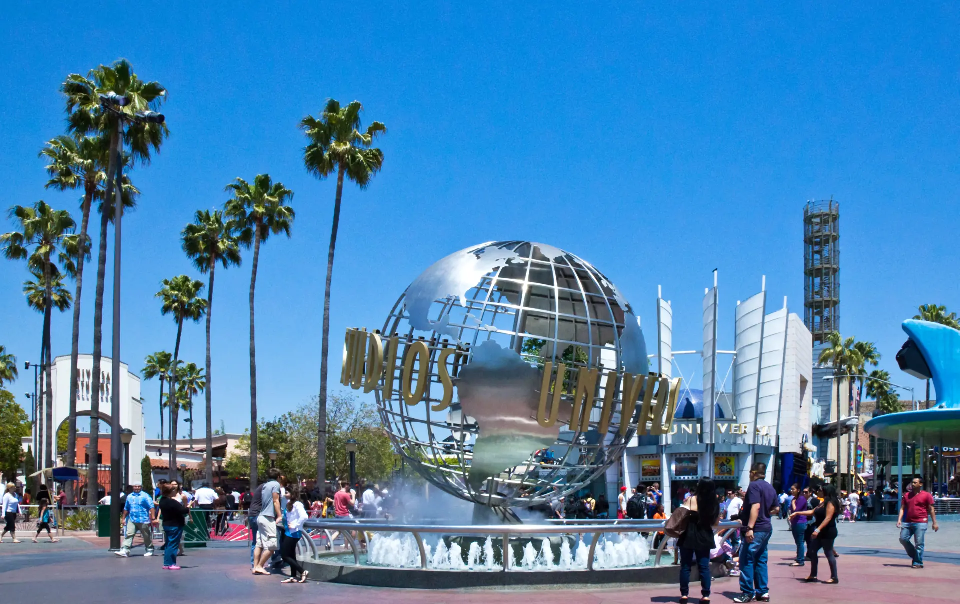shutterstock_280894166 Los Angeles, people around the fountain the Universal Studio entrance..jpg