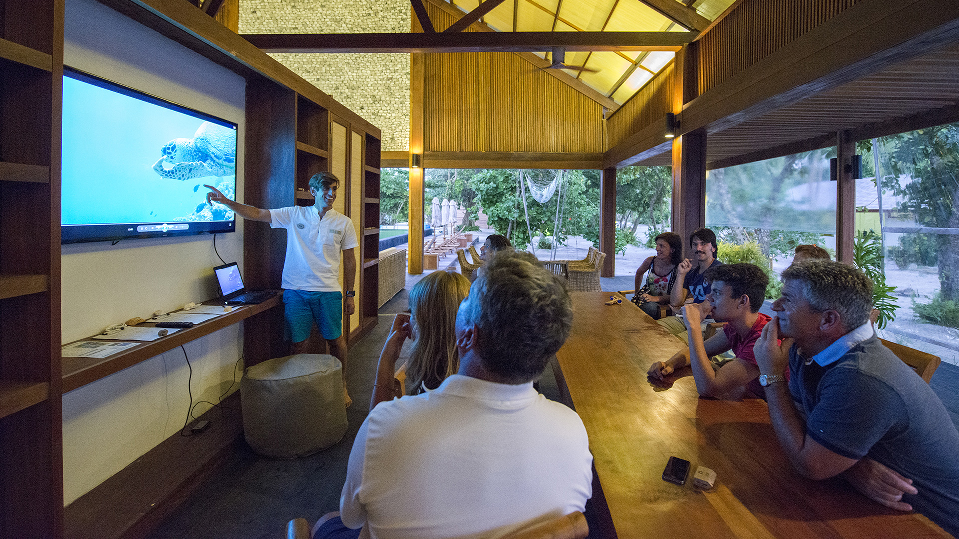 CONSERVATION CENTER Thebarefoot