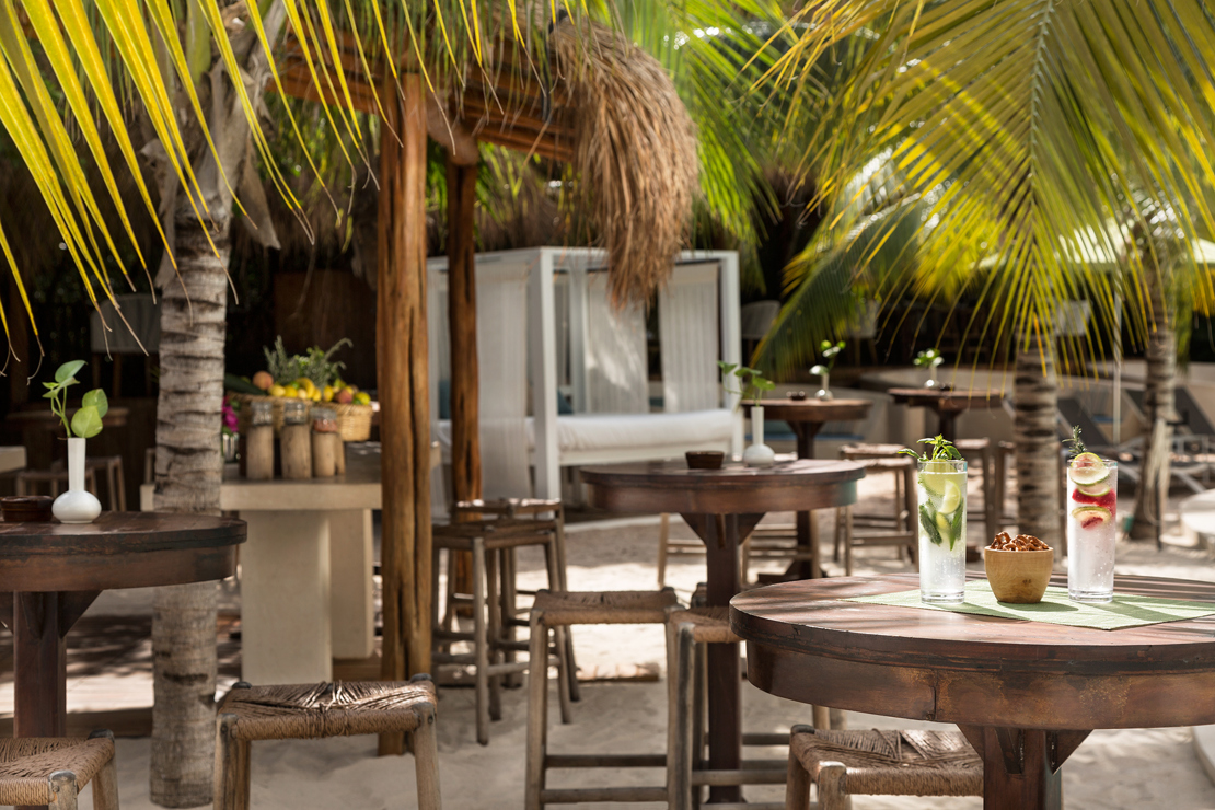 The Fives Club Natura Bar