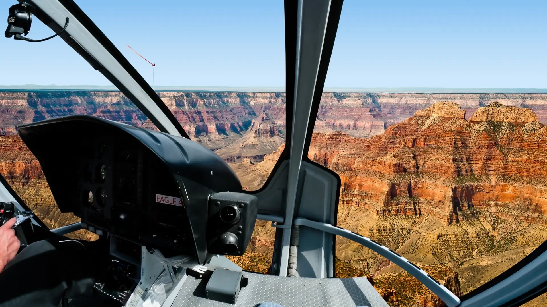 dag 15shutterstock_134639528 Grand Canyon - Helicopter flight.jpg