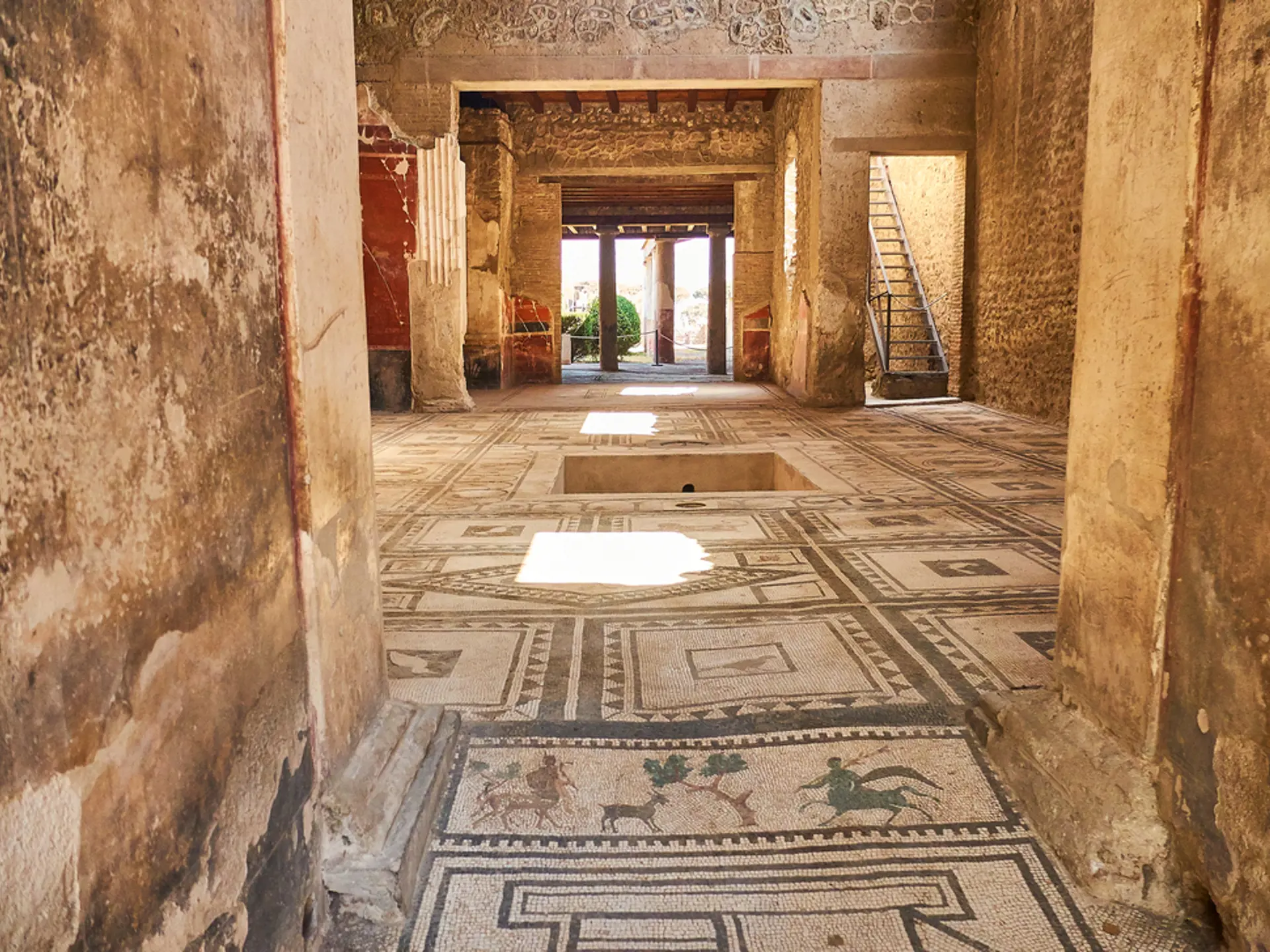 Udsnit af et mosaikgulv i en gammel romersk villa i Pompei