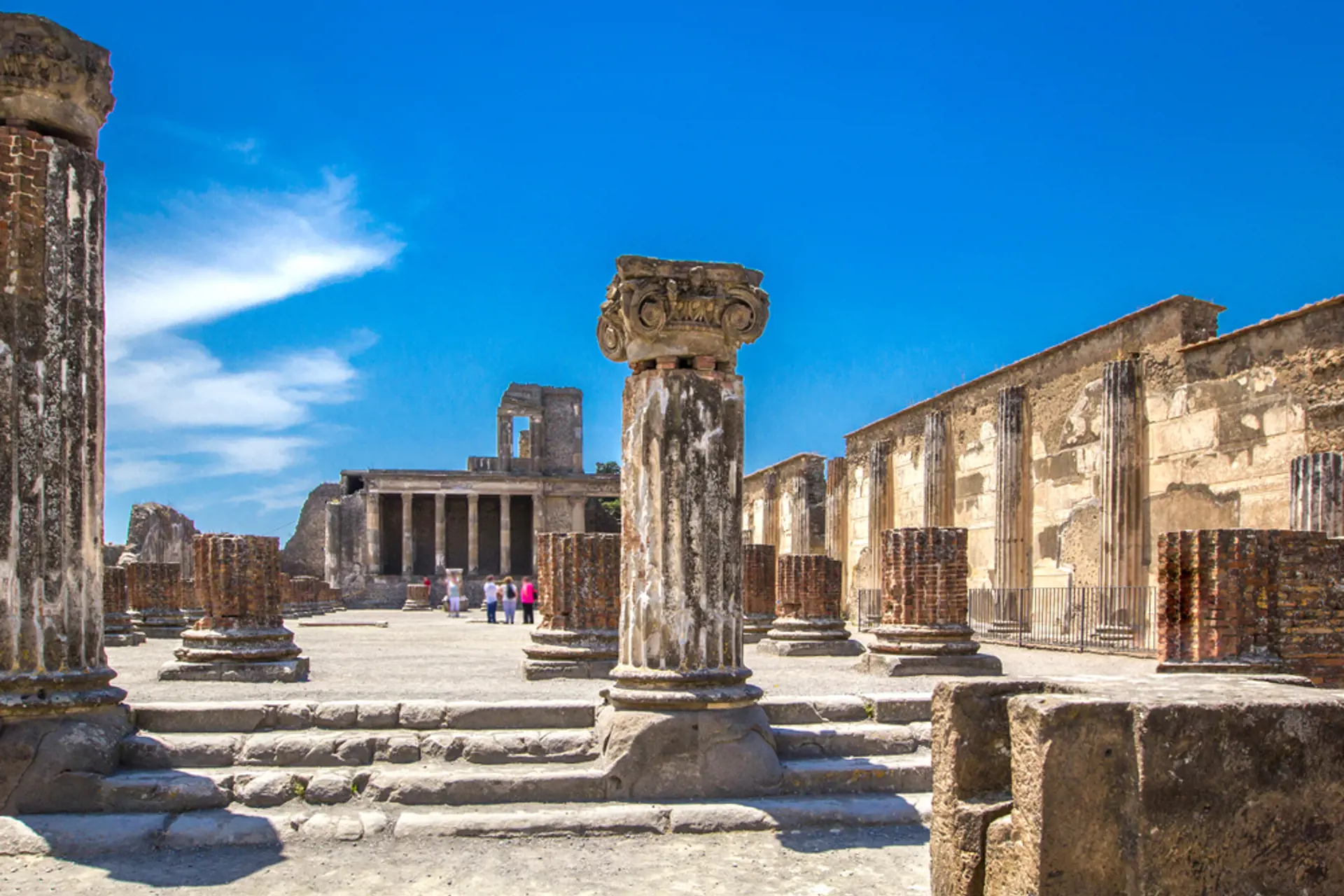 Besøg ruinerne af den gamle romerske by, Pompei