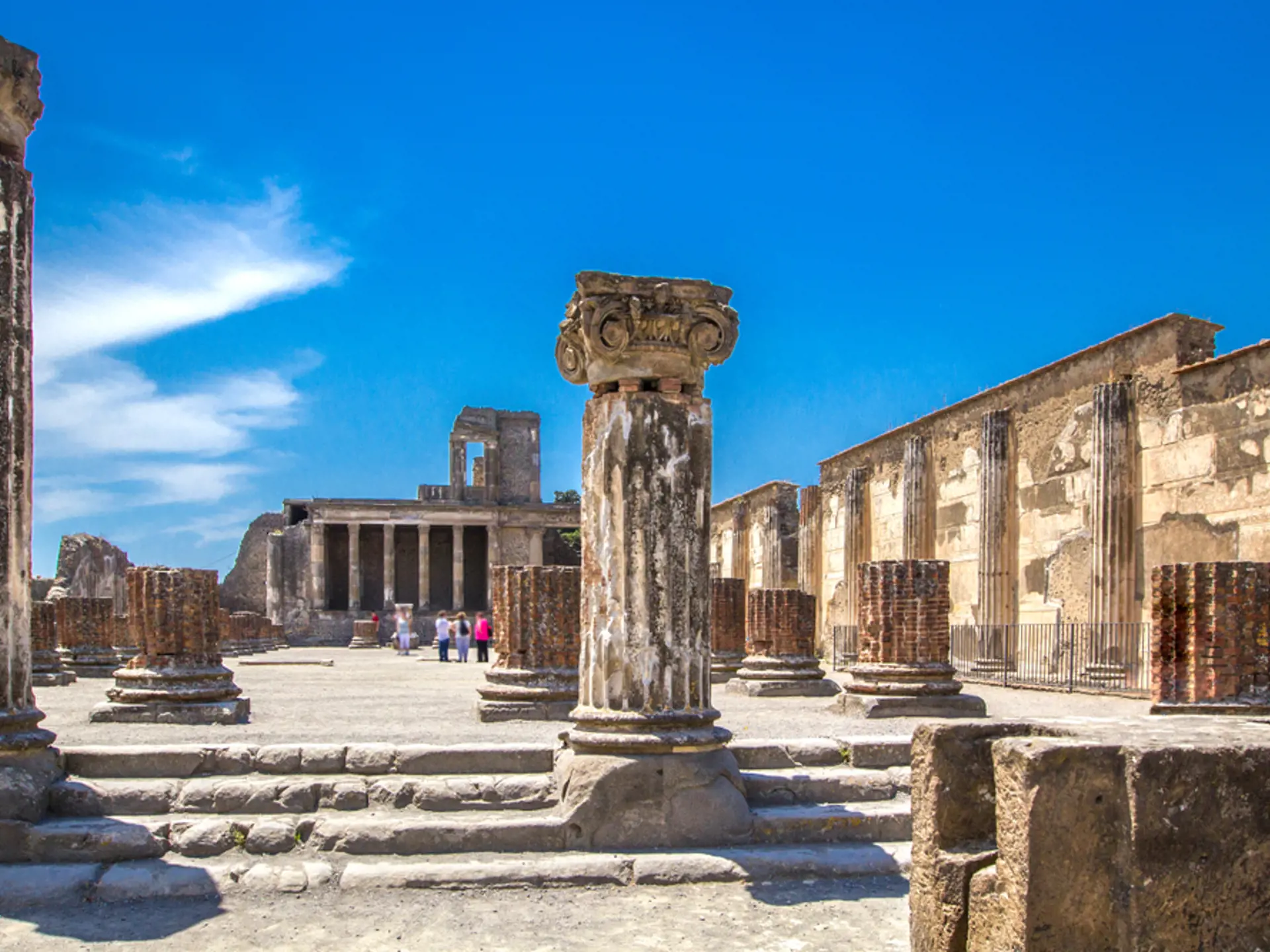 Besøg ruinerne af den gamle romerske by, Pompei