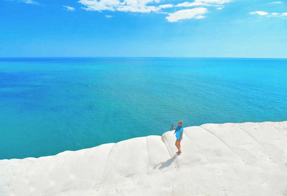 Shutterstock 1712665768