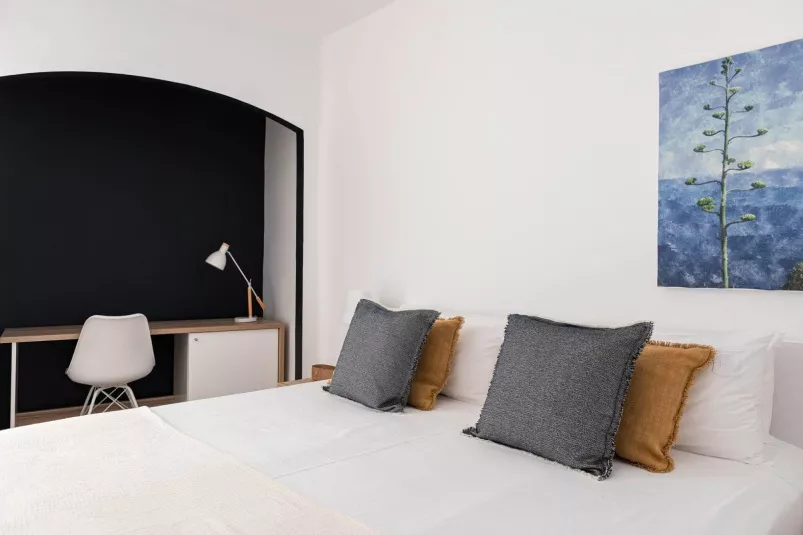 Double Room With Partial Sea Views 6