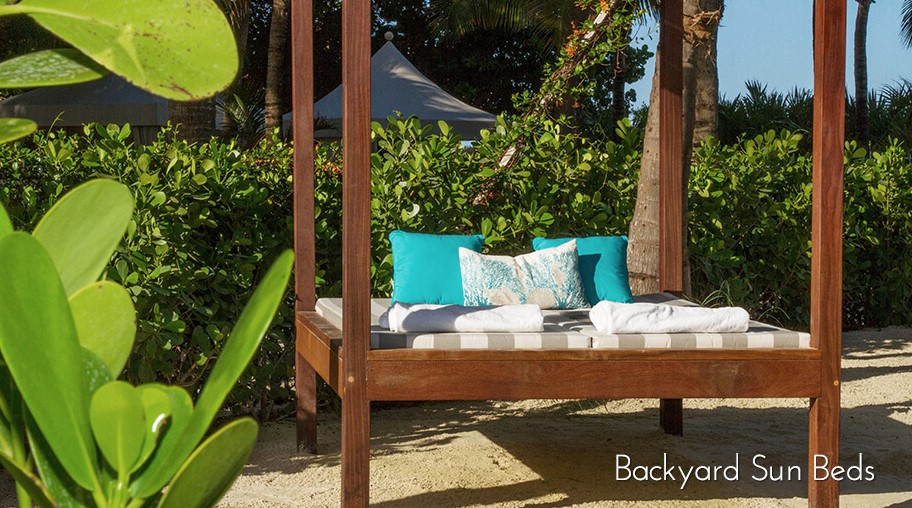 Marseilles Beachfront Hotel Sunbeds