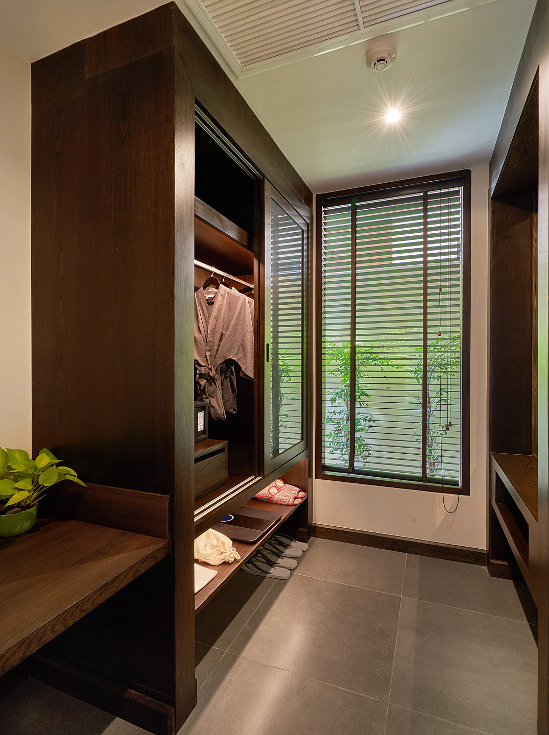 Room 205 (8)