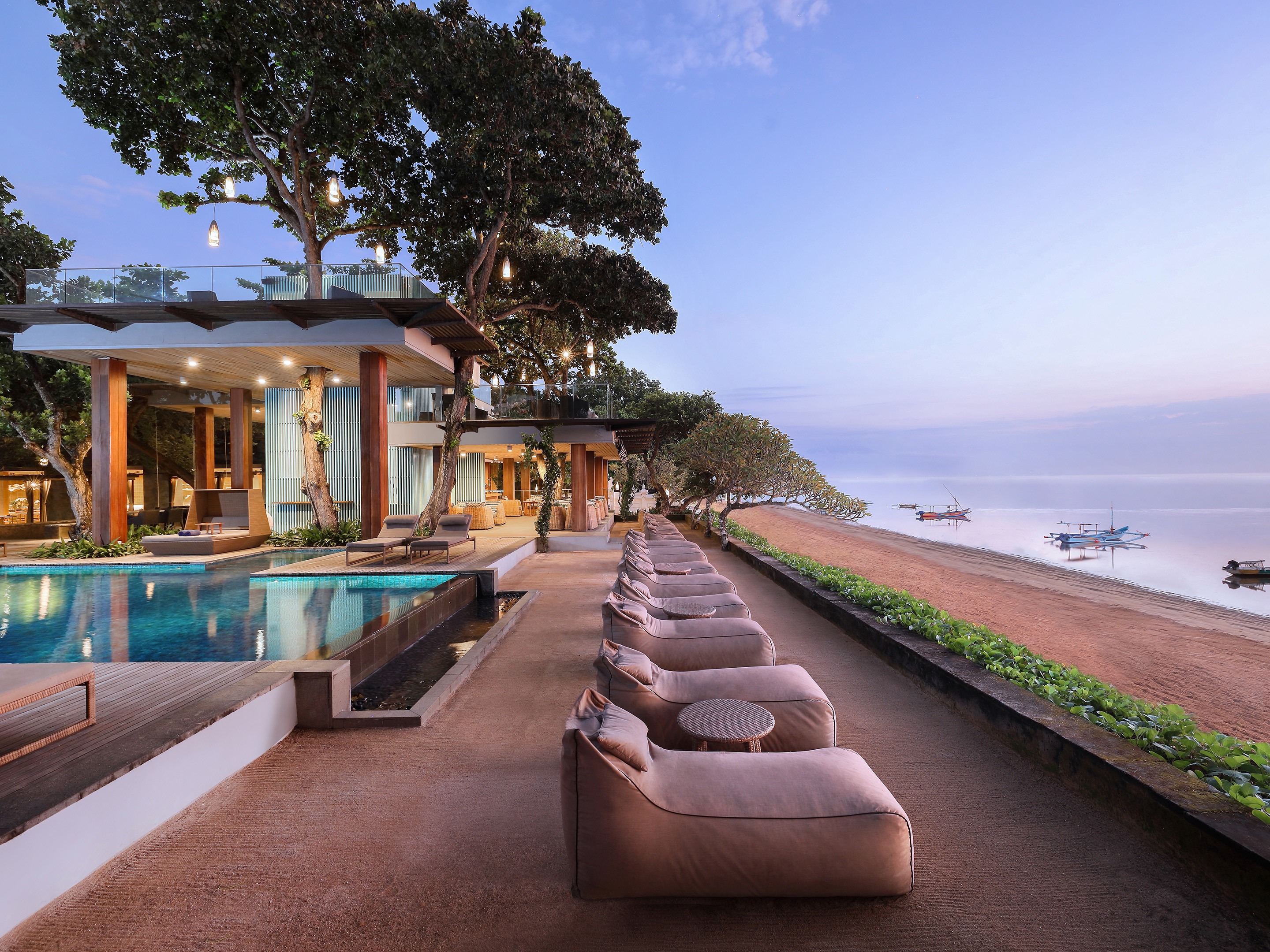 MSR 4.4.4. Tree Bar Exterior