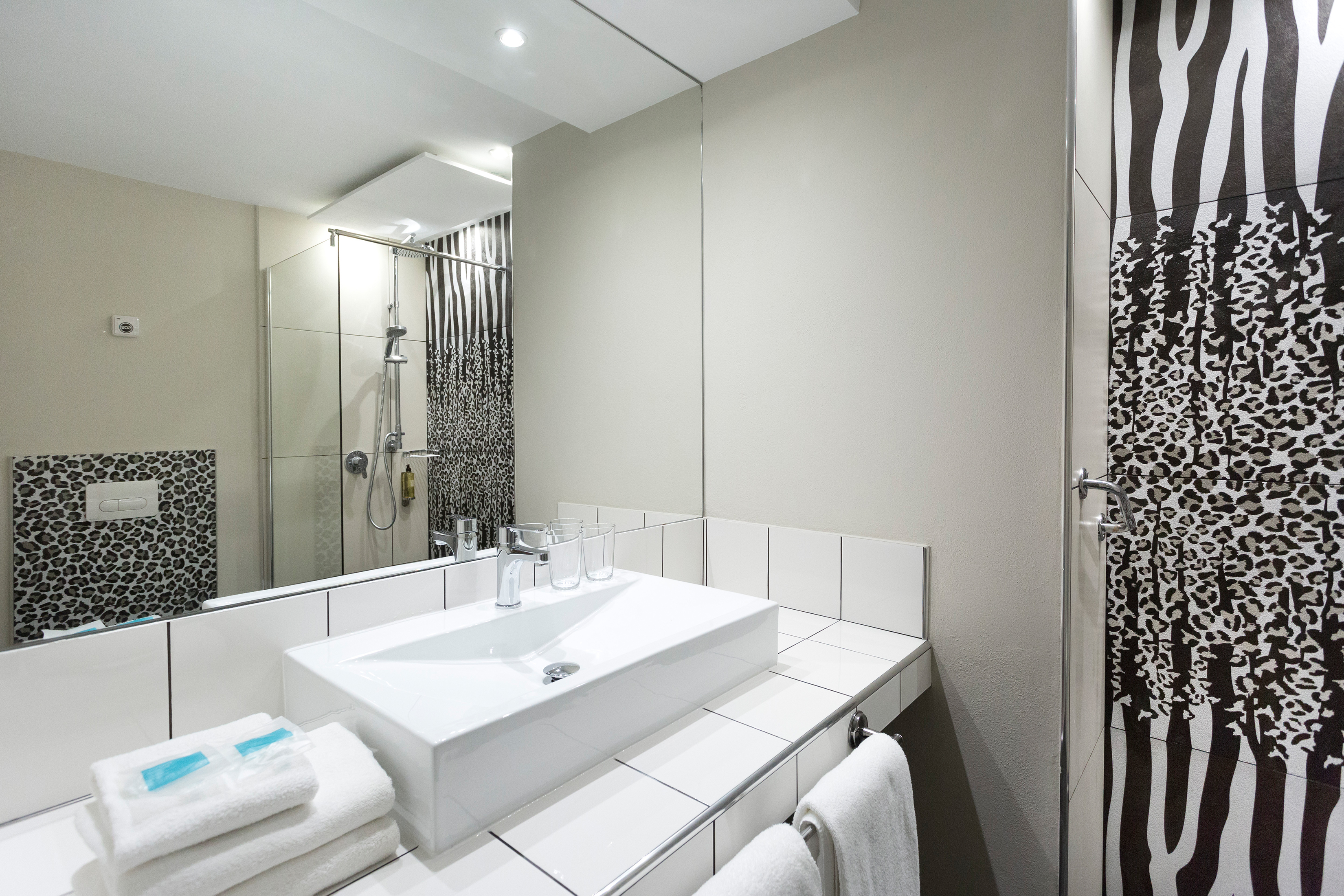 Double Room Noseaview Bath