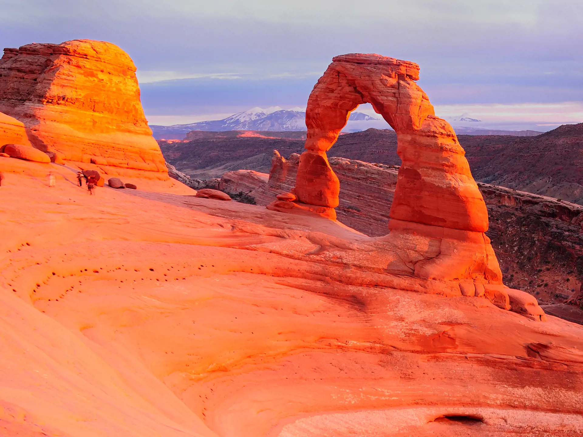 dag 15-16shutterstock_69480328 Delicate Arch Sunset, Arches National Park.jpg