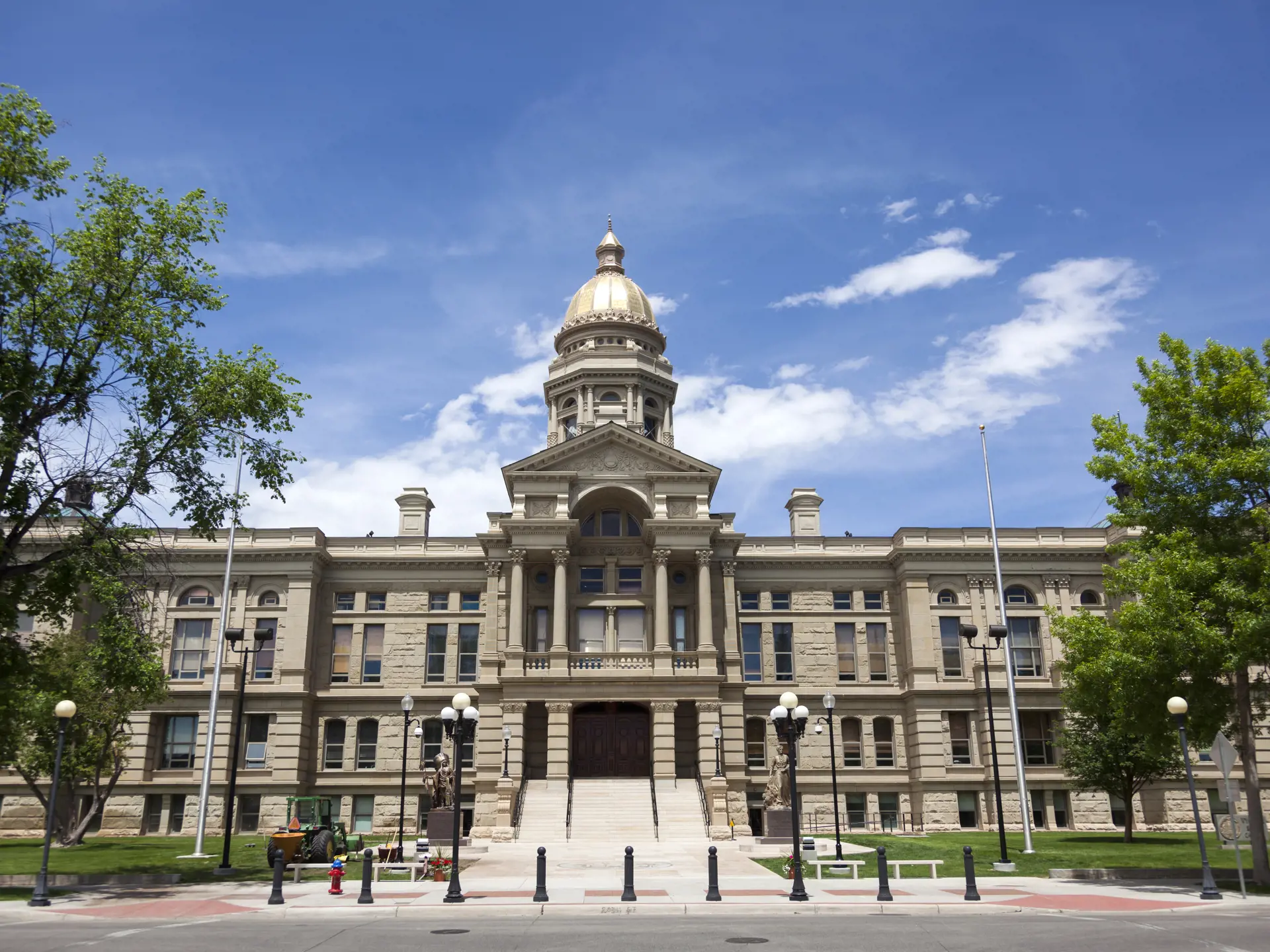 dag 4.shutterstock_183912404 The Capitol of the State of Wyoming, in Cheyenne, Wyoming..jpg