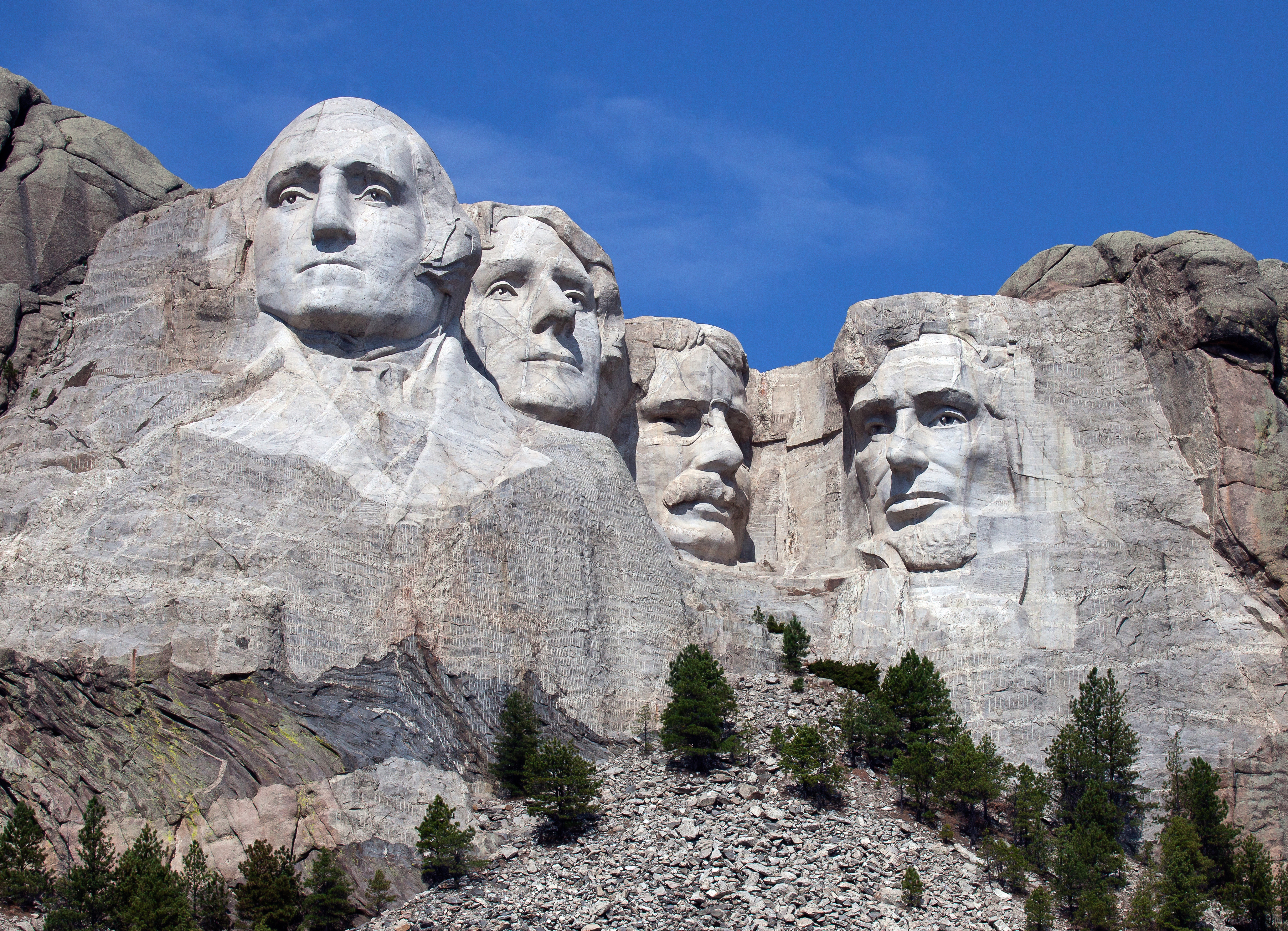 MOUNT RUSHMORE - de fire enorme præsidenter er vel nok et af de mest spektakulære af de menneskeskabte nationale monumenter i USA, Check Point Travel