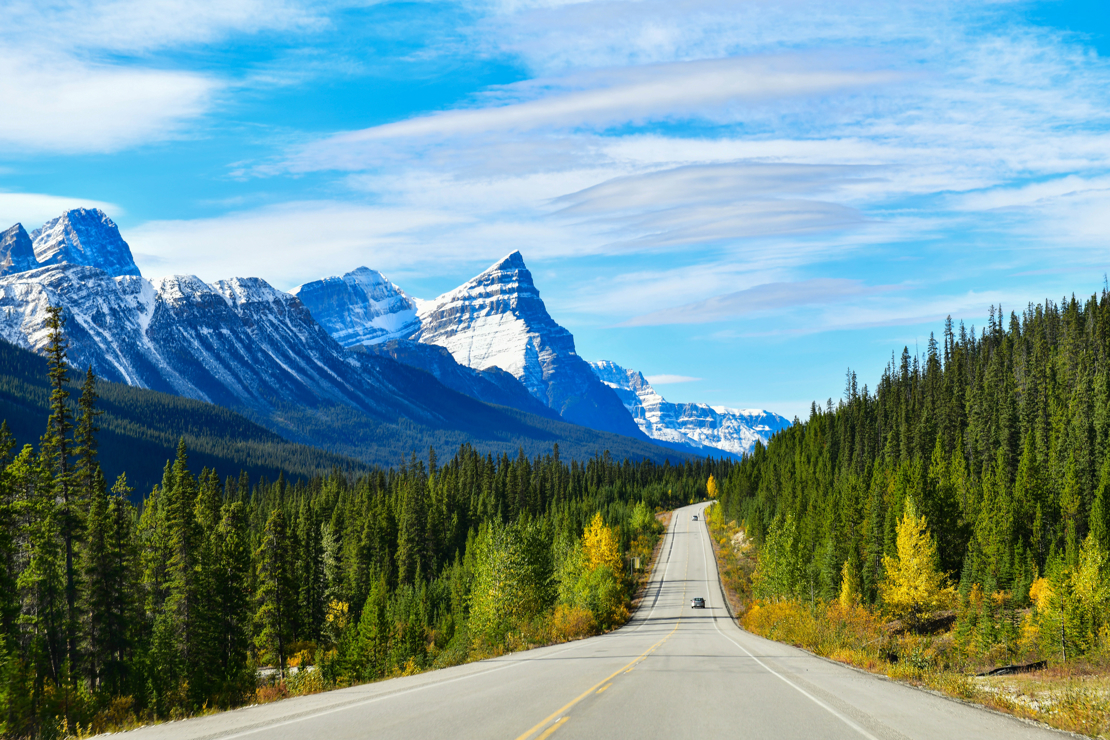 Shutterstock 1088543408 The Road 93 Beautiful Icefield Parkway In Autumn Jasper National Park,Canada