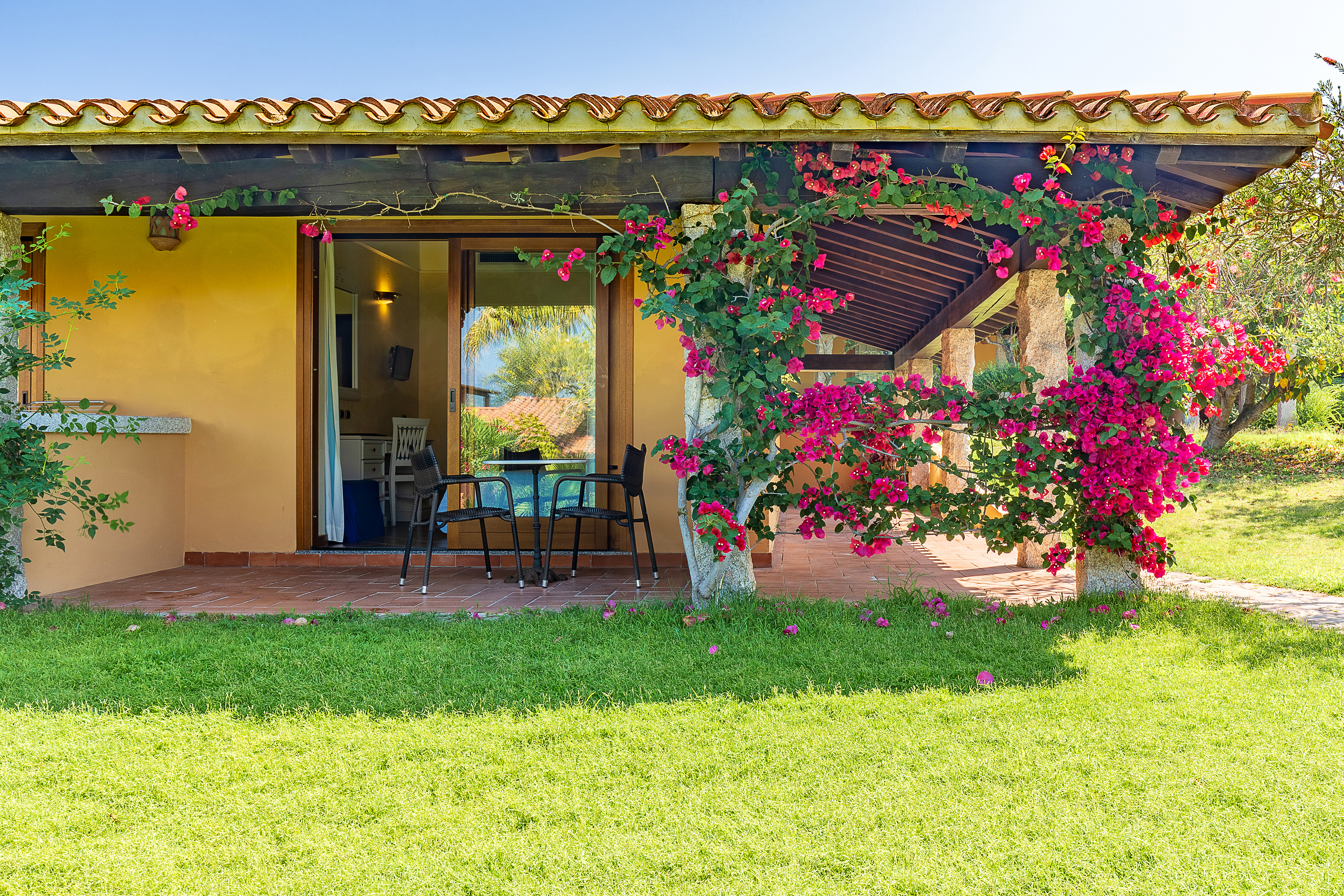 Terrassen foran værelse i bungalowstil til 2 personer