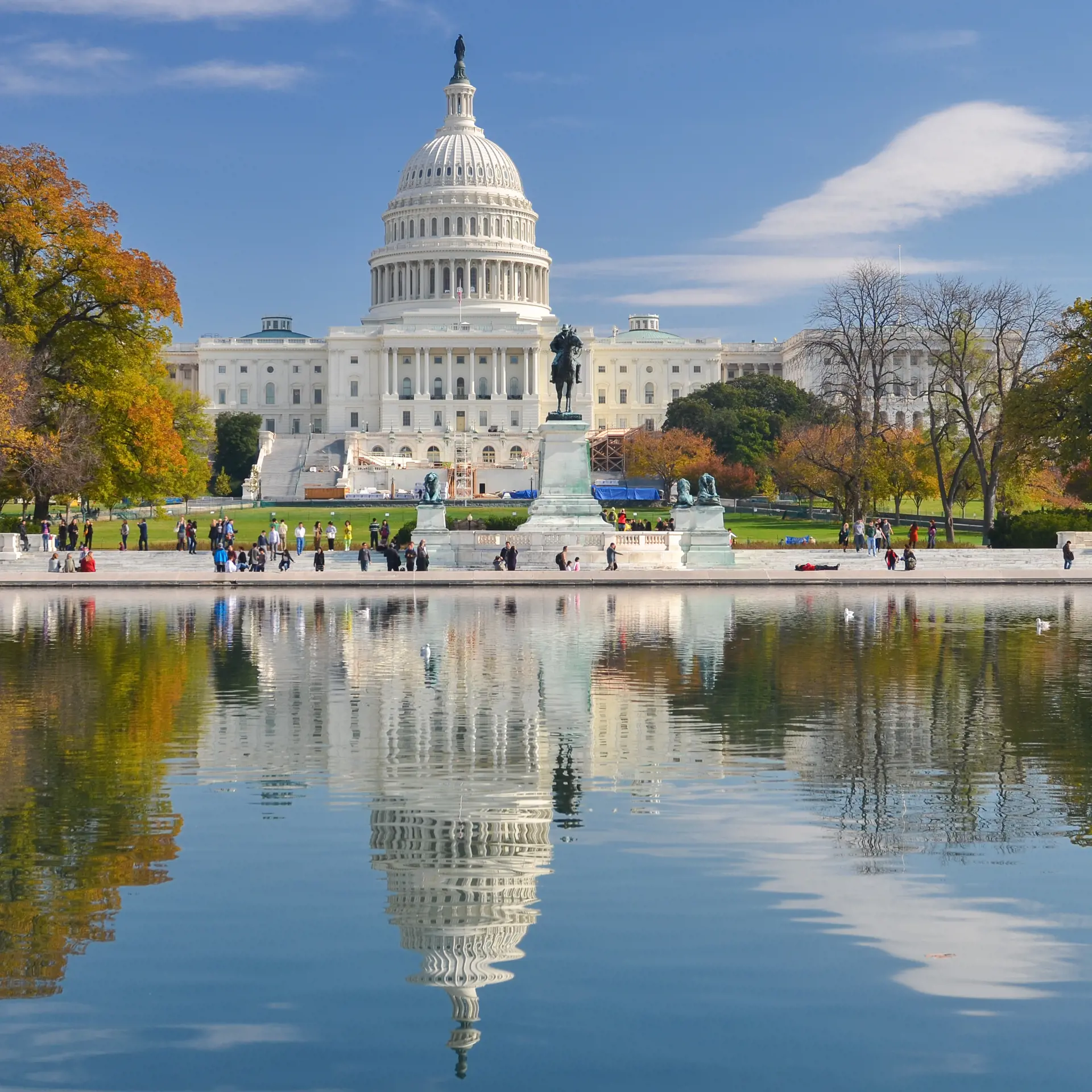 WASHINGTON - på toppen af Capitol Hill ligger den imponerende Capitol-bygning, der huser USAs lovgivende forsamling, kongressen, Check Point Travel